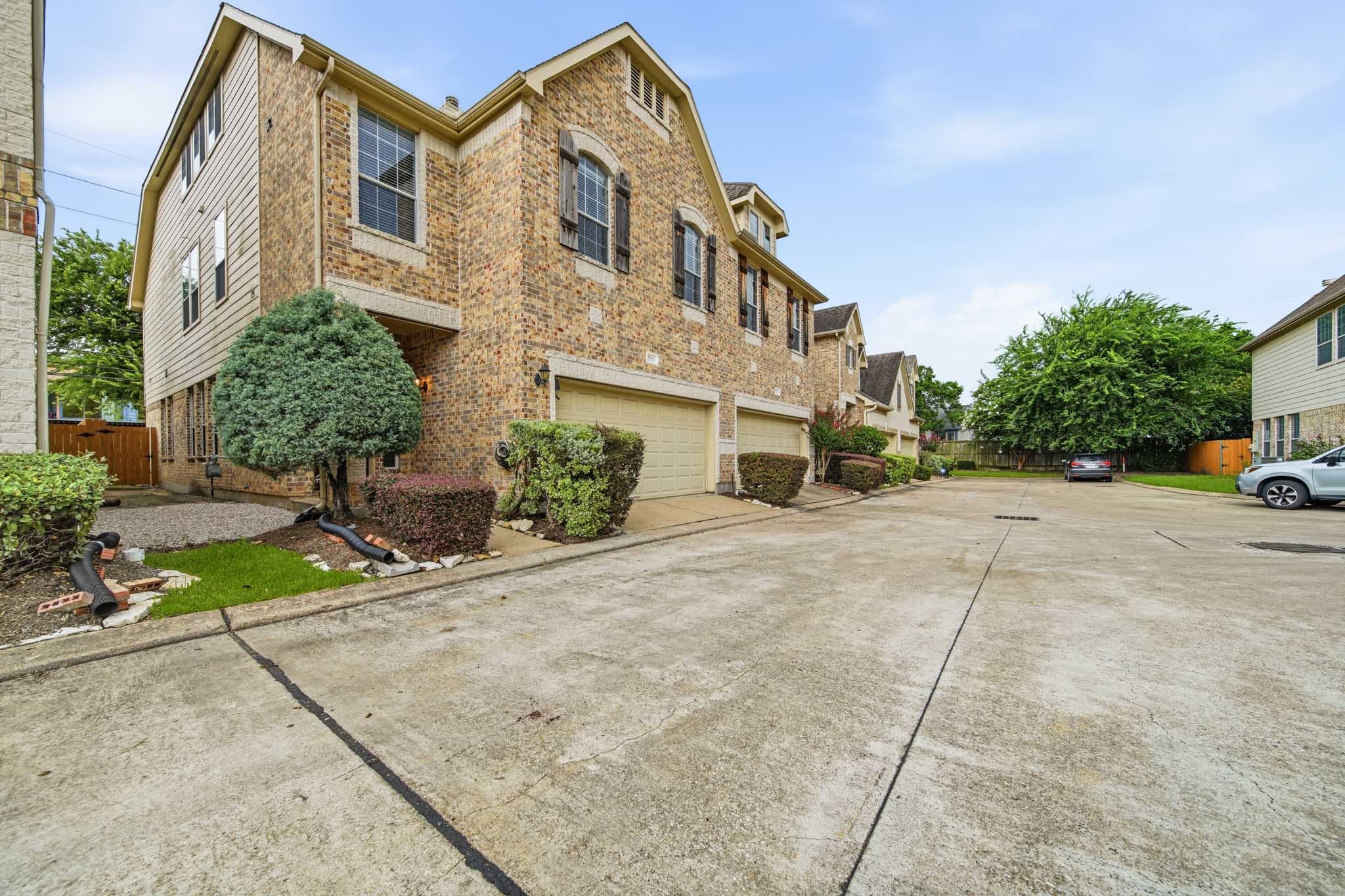 2711 Wallingford Pines Property Photo 1