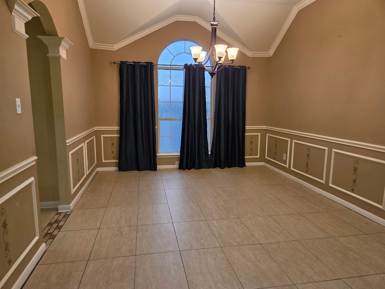 19315 Cloud Peak Drive Property Photo 4