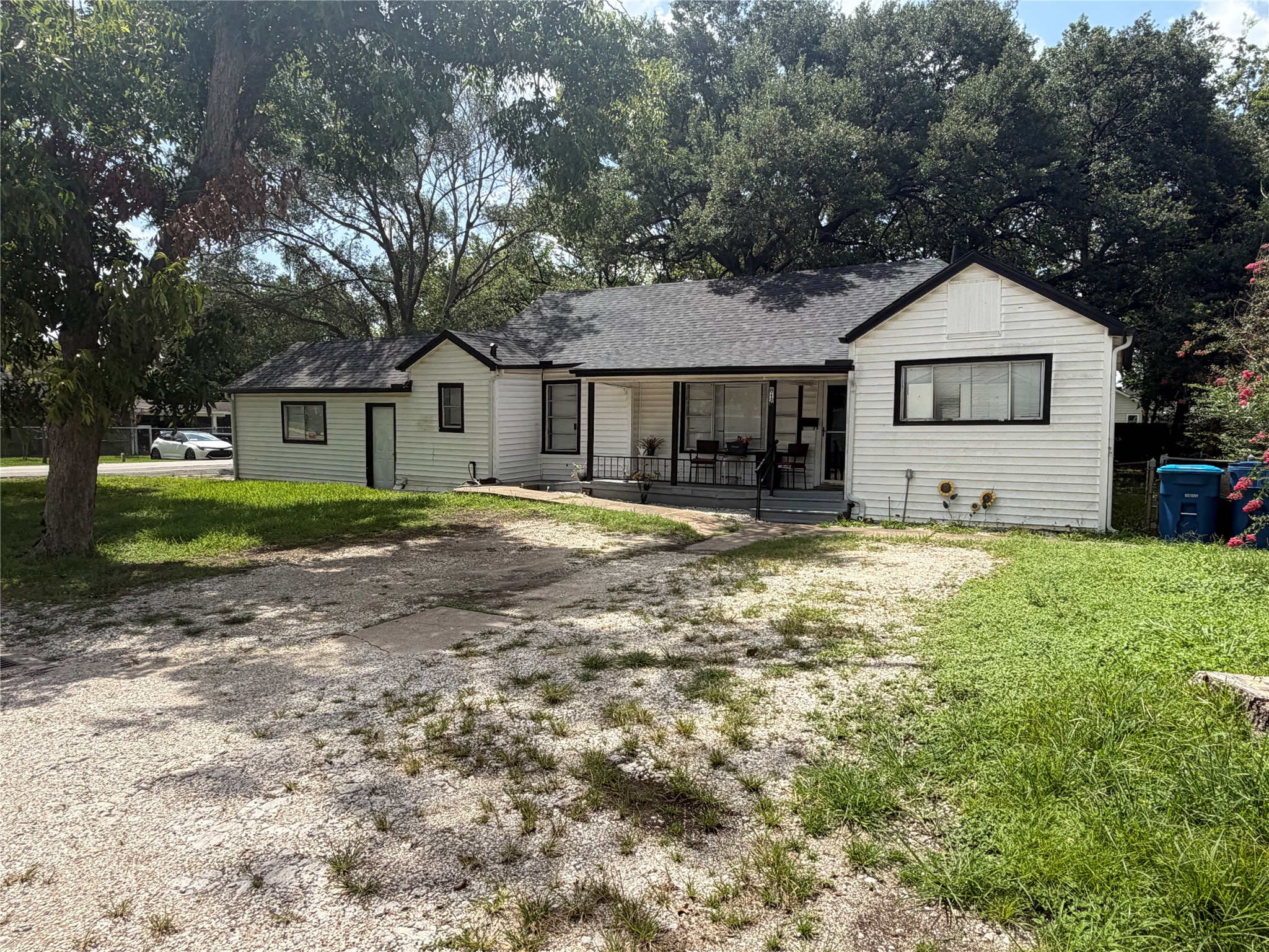 816 Avenue A Property Photo 1
