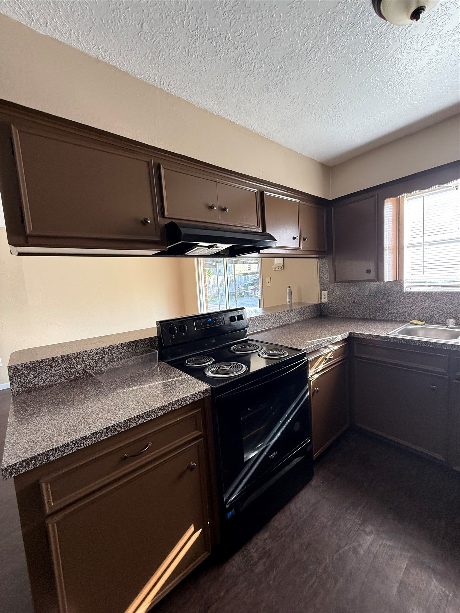 1503 Donovan Street 6 Property Photo 7