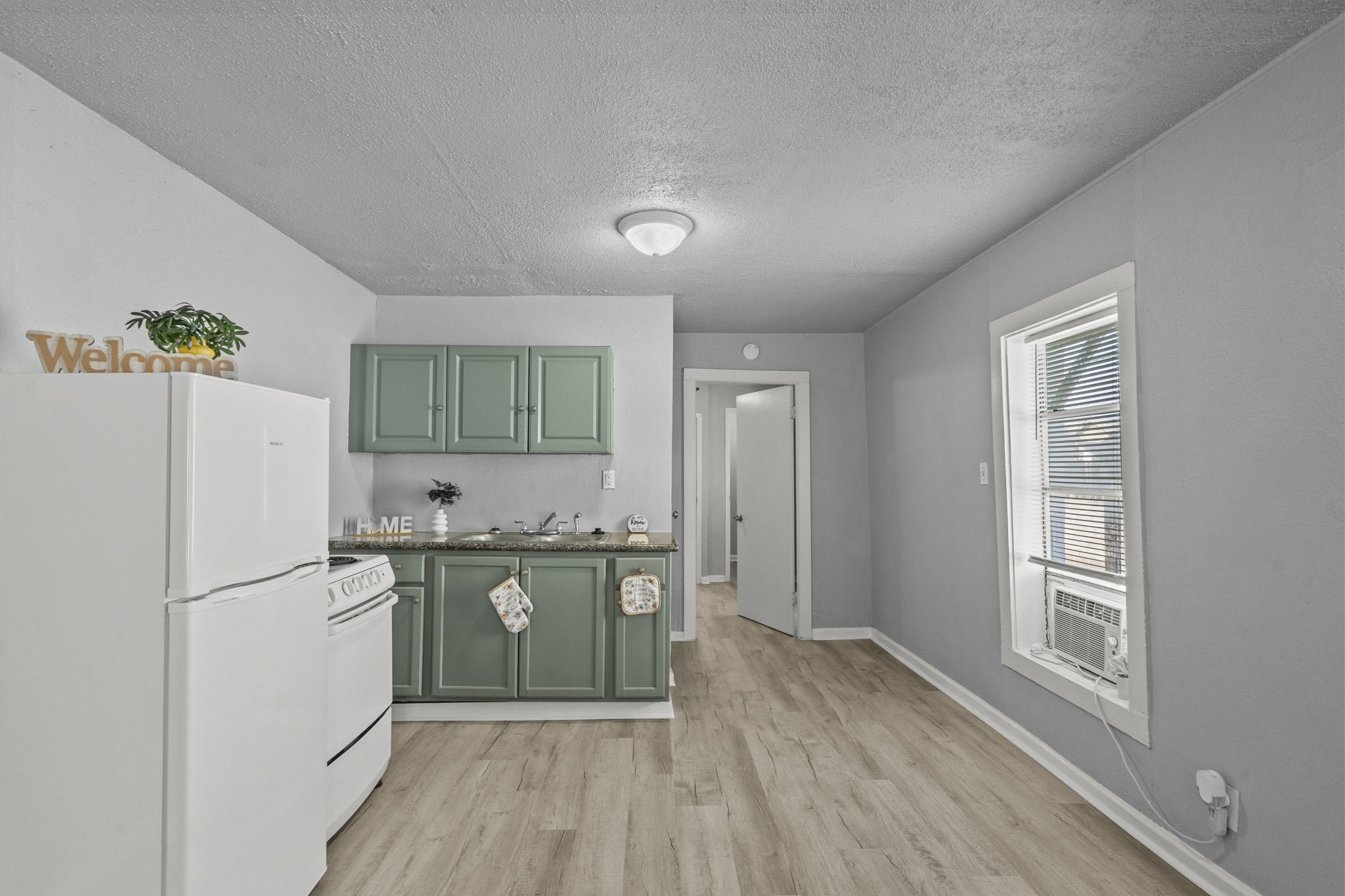 3116 Avenue L 1 Property Photo 2