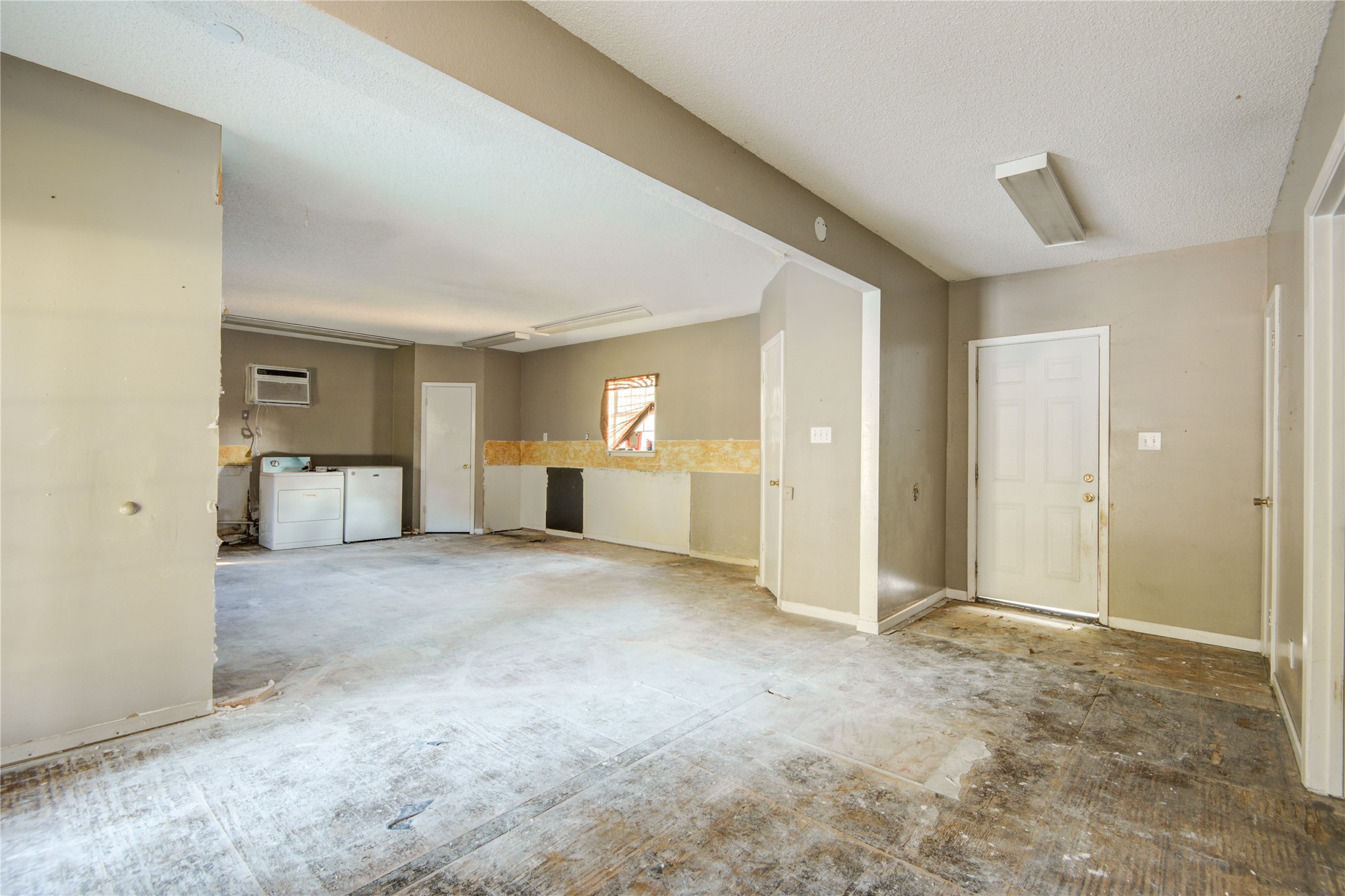508 E 2nd Street Property Photo 7