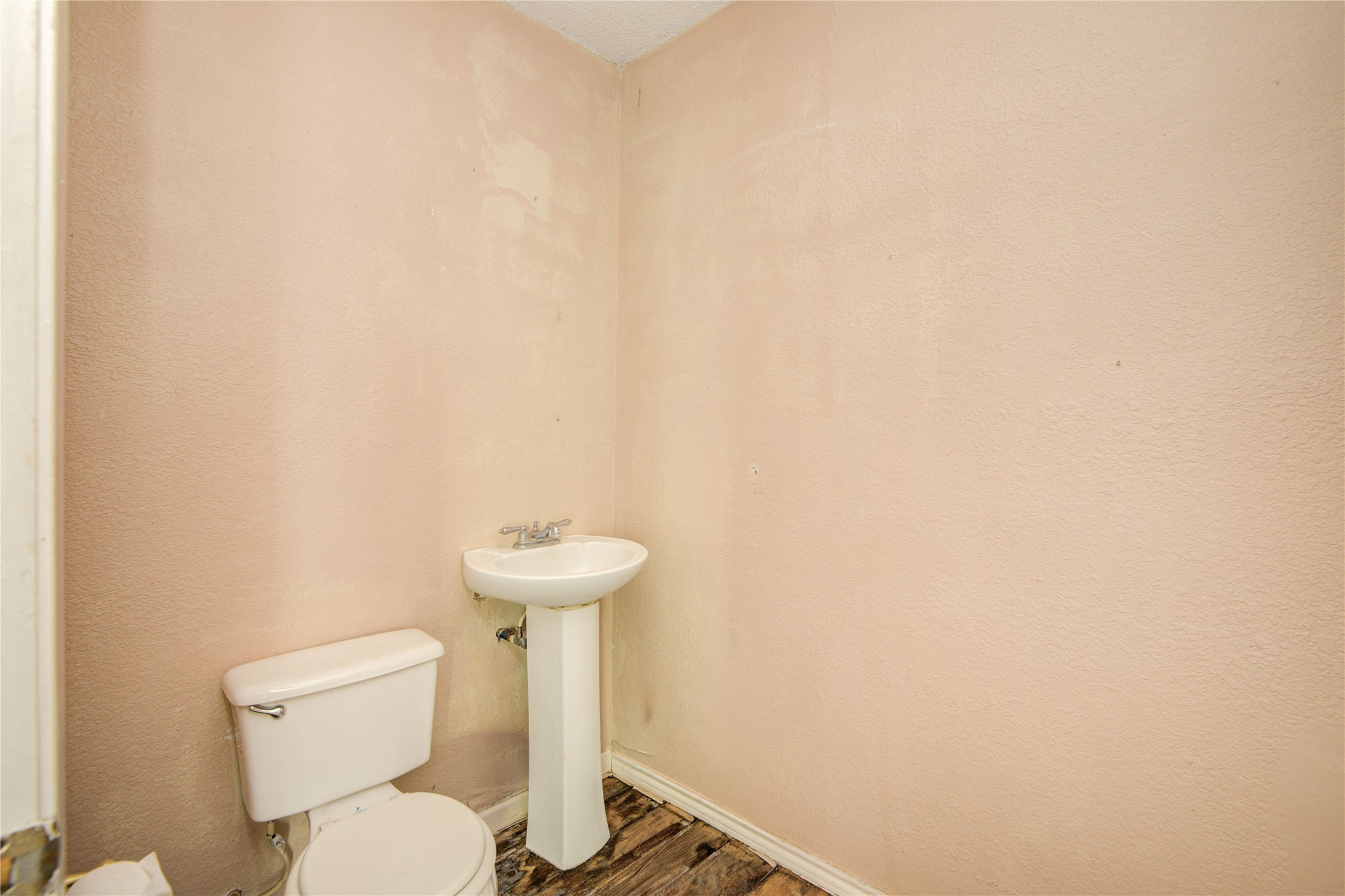 508 E 2nd Street Property Photo 32