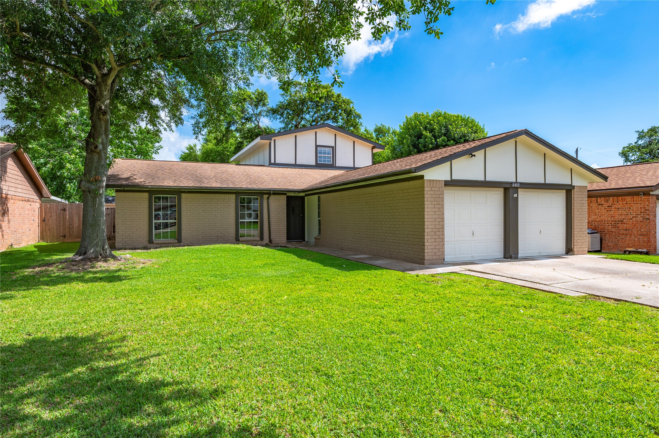 2402 21st Avenue N Property Photo 1