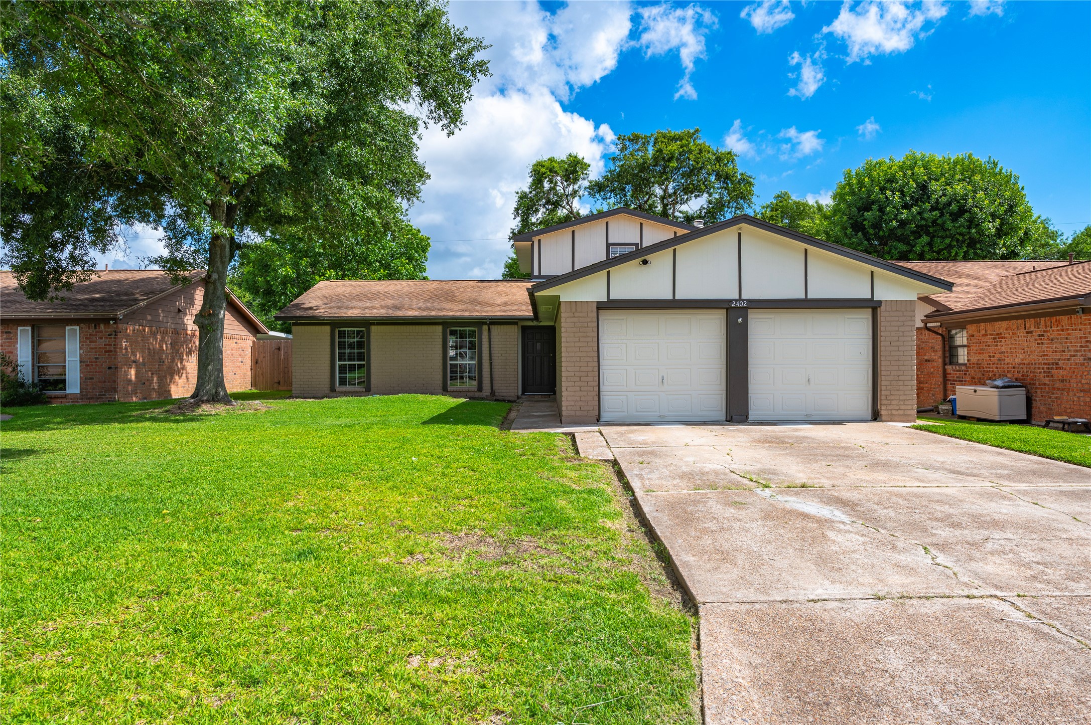 2402 21st Avenue N Property Photo 2