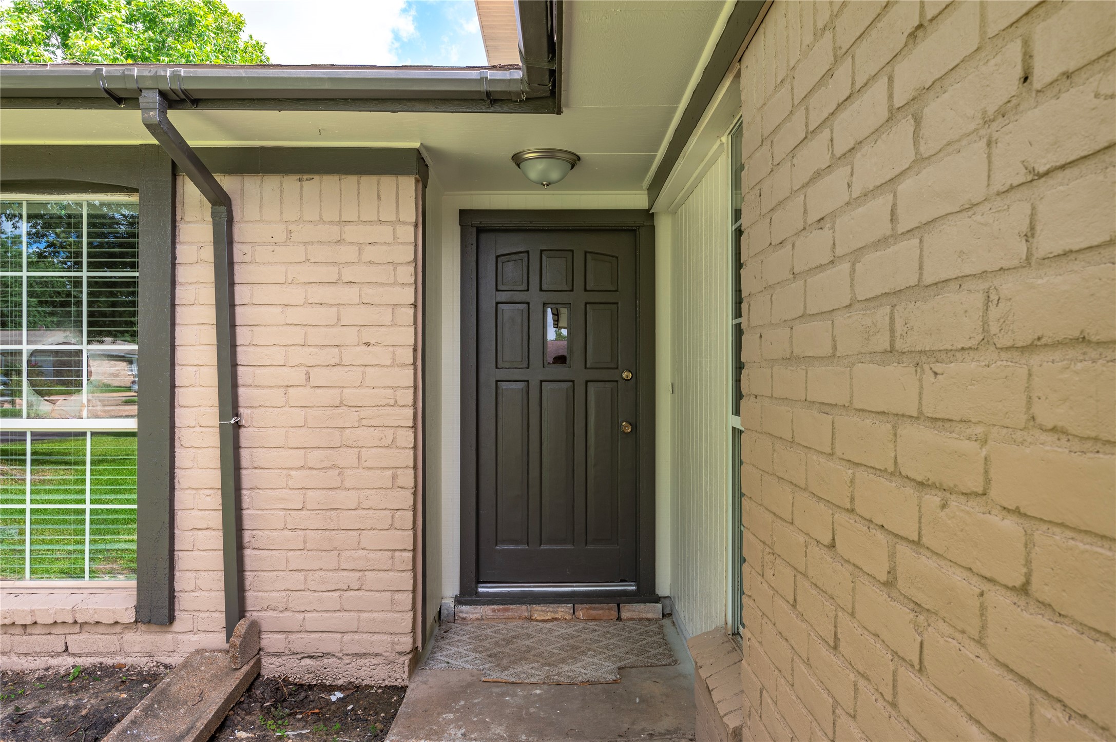 2402 21st Avenue N Property Photo 4