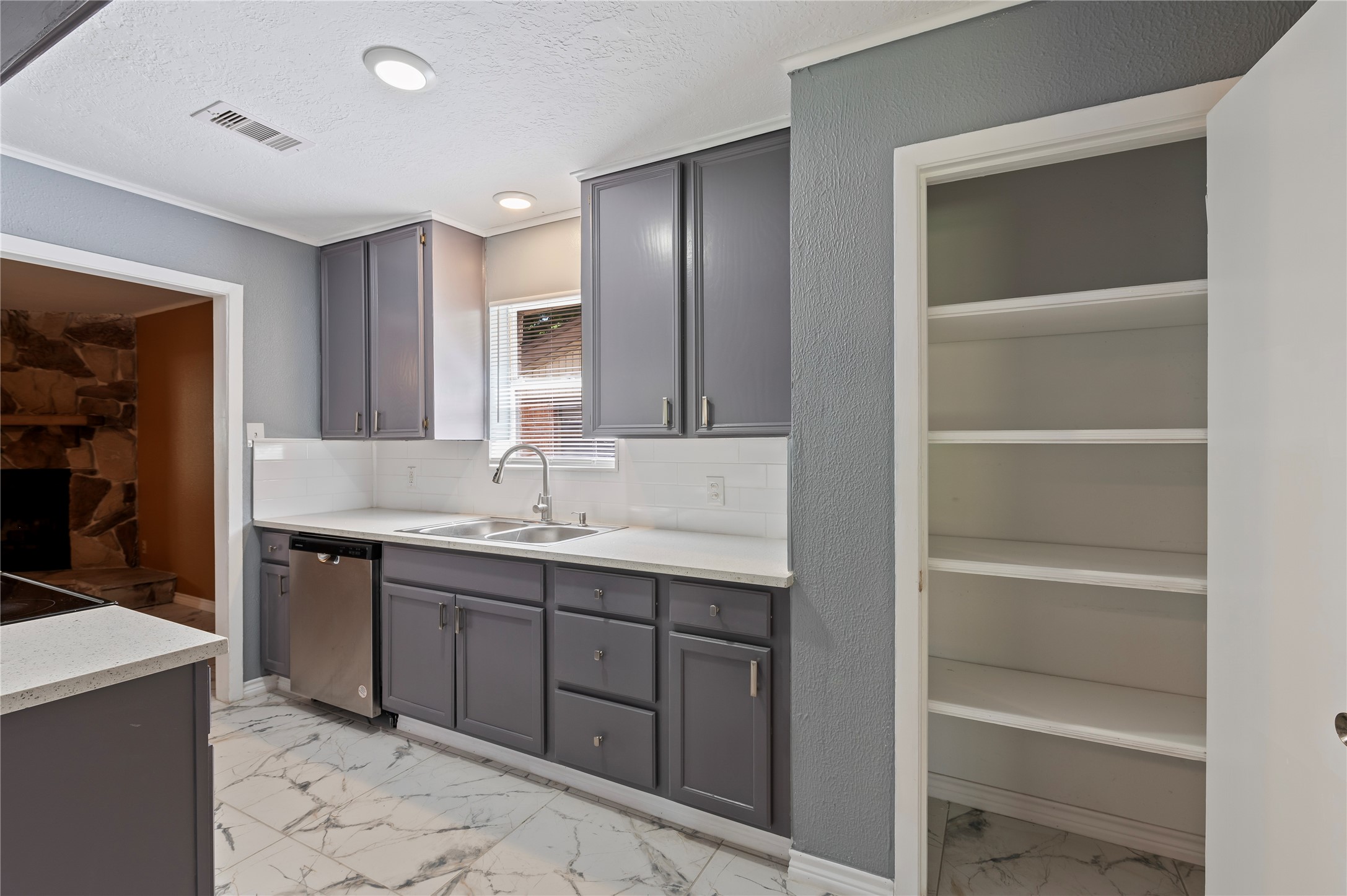 2402 21st Avenue N Property Photo 7