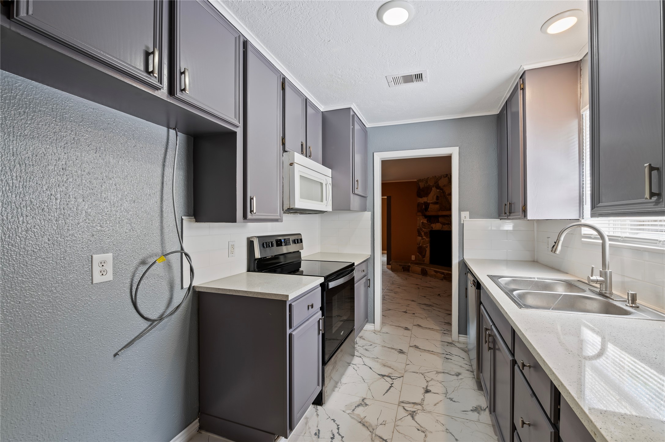 2402 21st Avenue N Property Photo 8