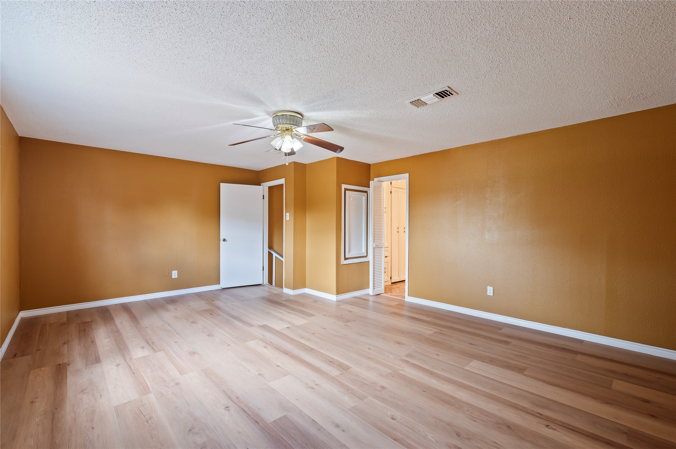 2402 21st Avenue N Property Photo 16