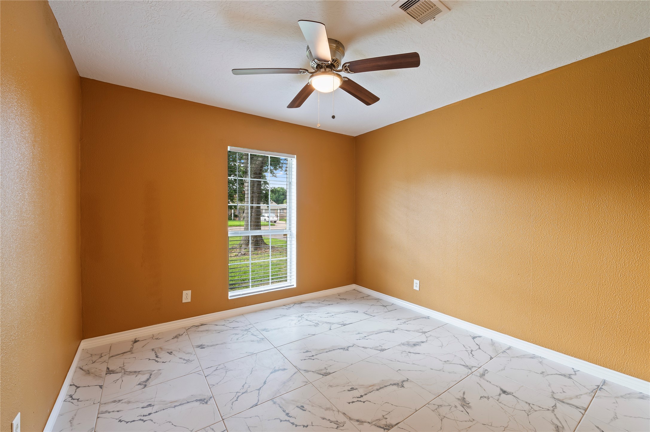 2402 21st Avenue N Property Photo 19
