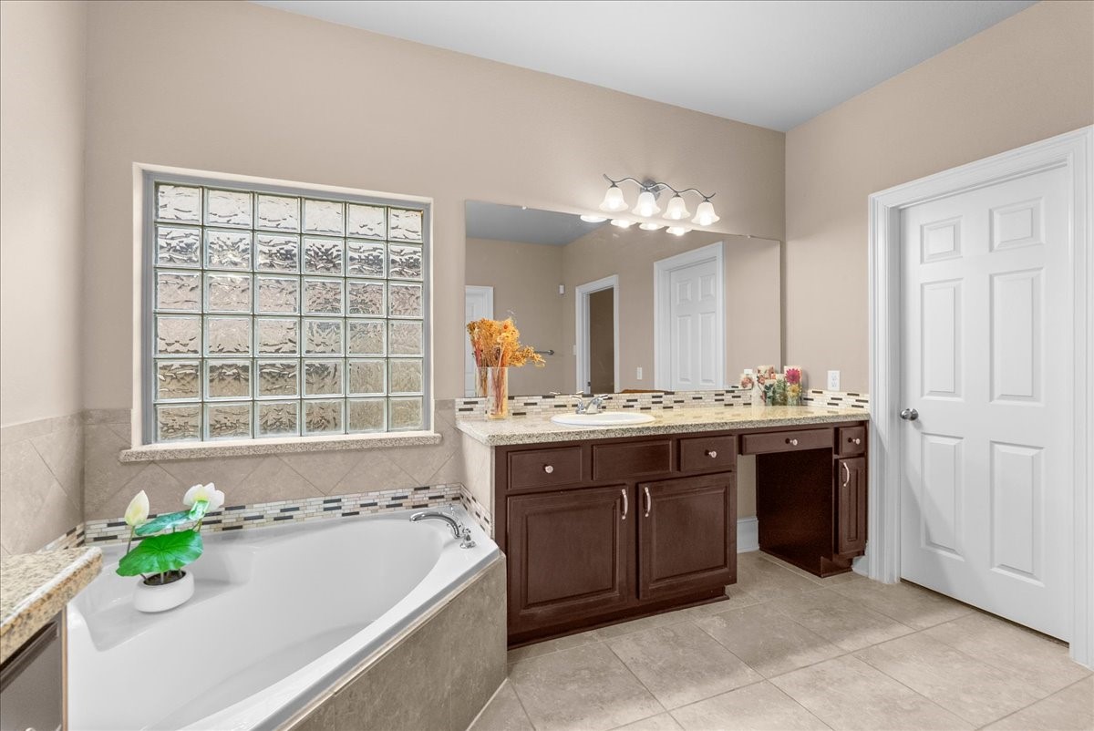 5039 Lockridge Sky Lane Property Photo 27