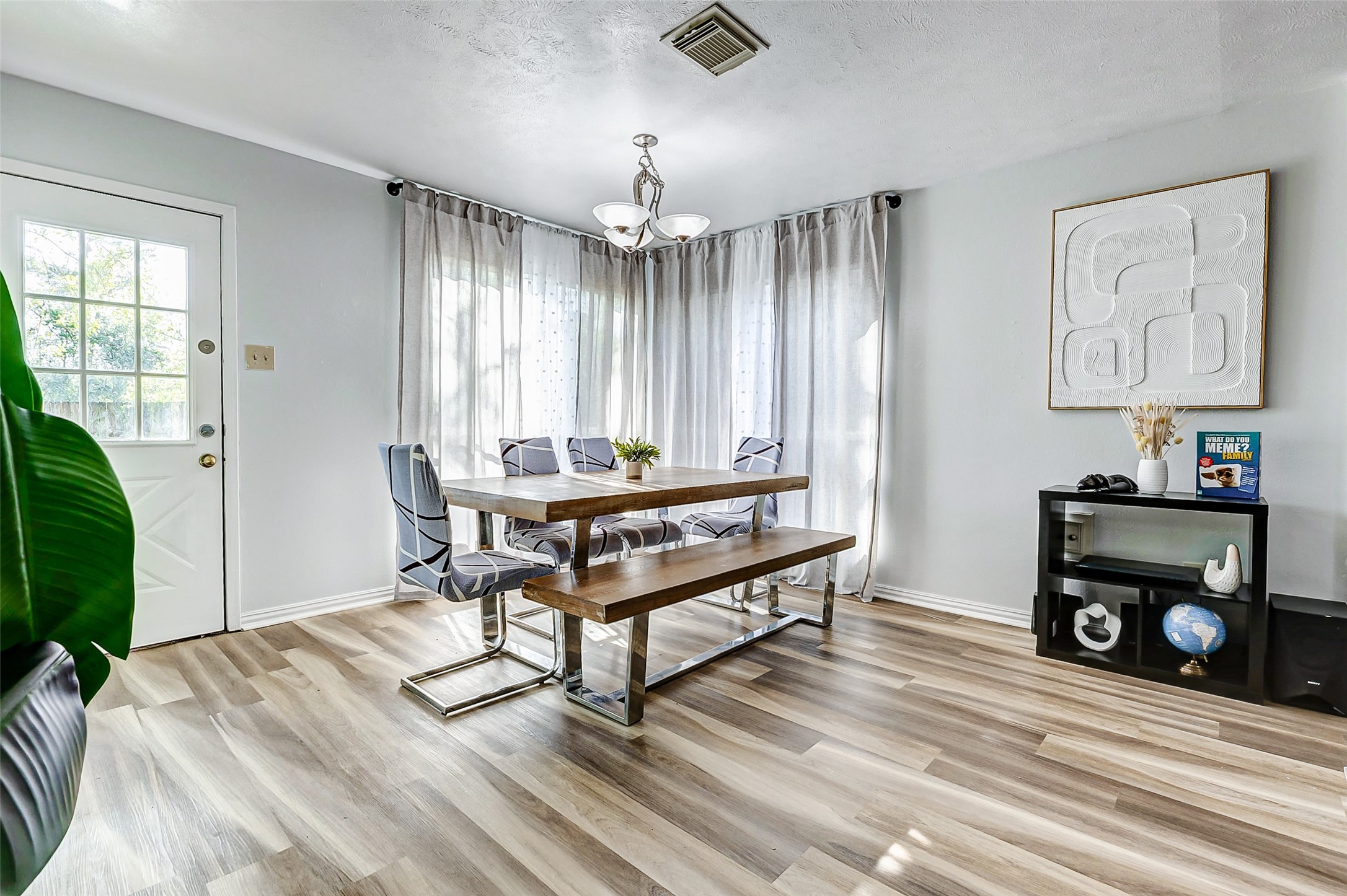 92 N Deerfoot Circle Property Photo 4