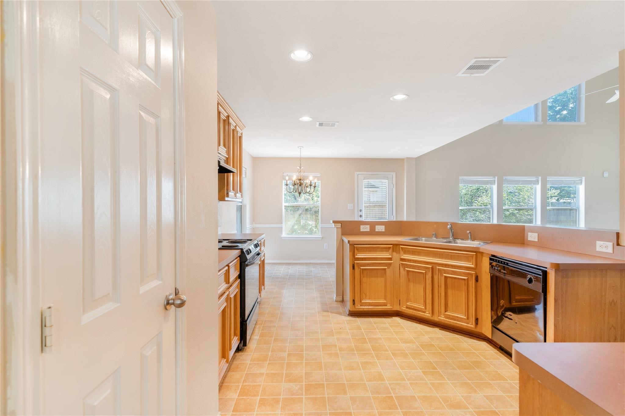 4926 Lake Gladewater Court Property Photo 6