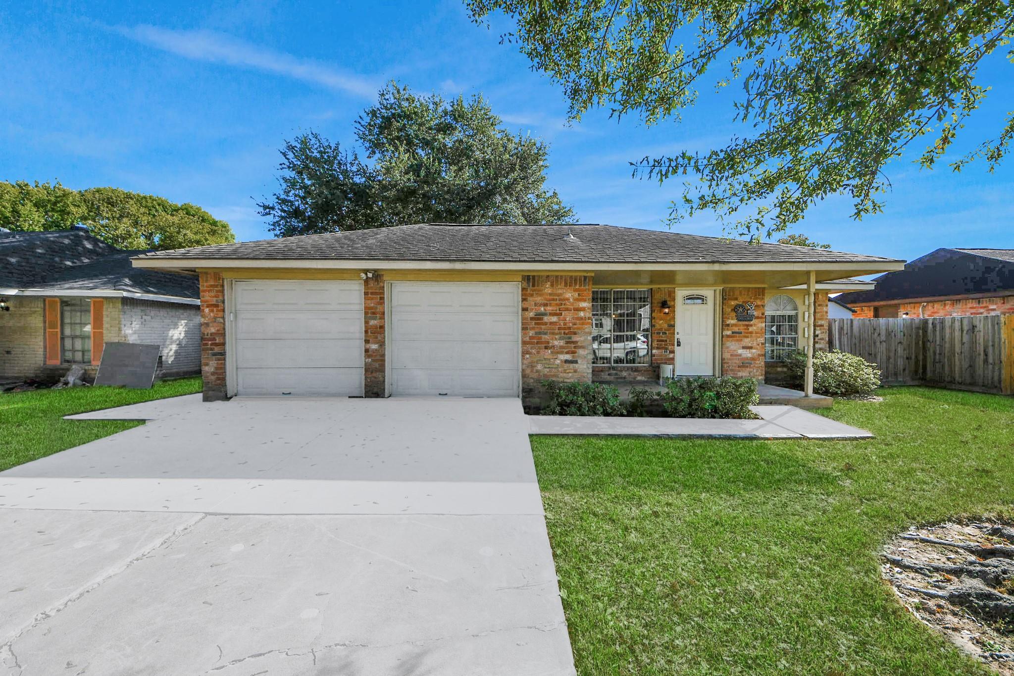 11915 Binghampton Drive, Houston TX 77089 Property Photo 1