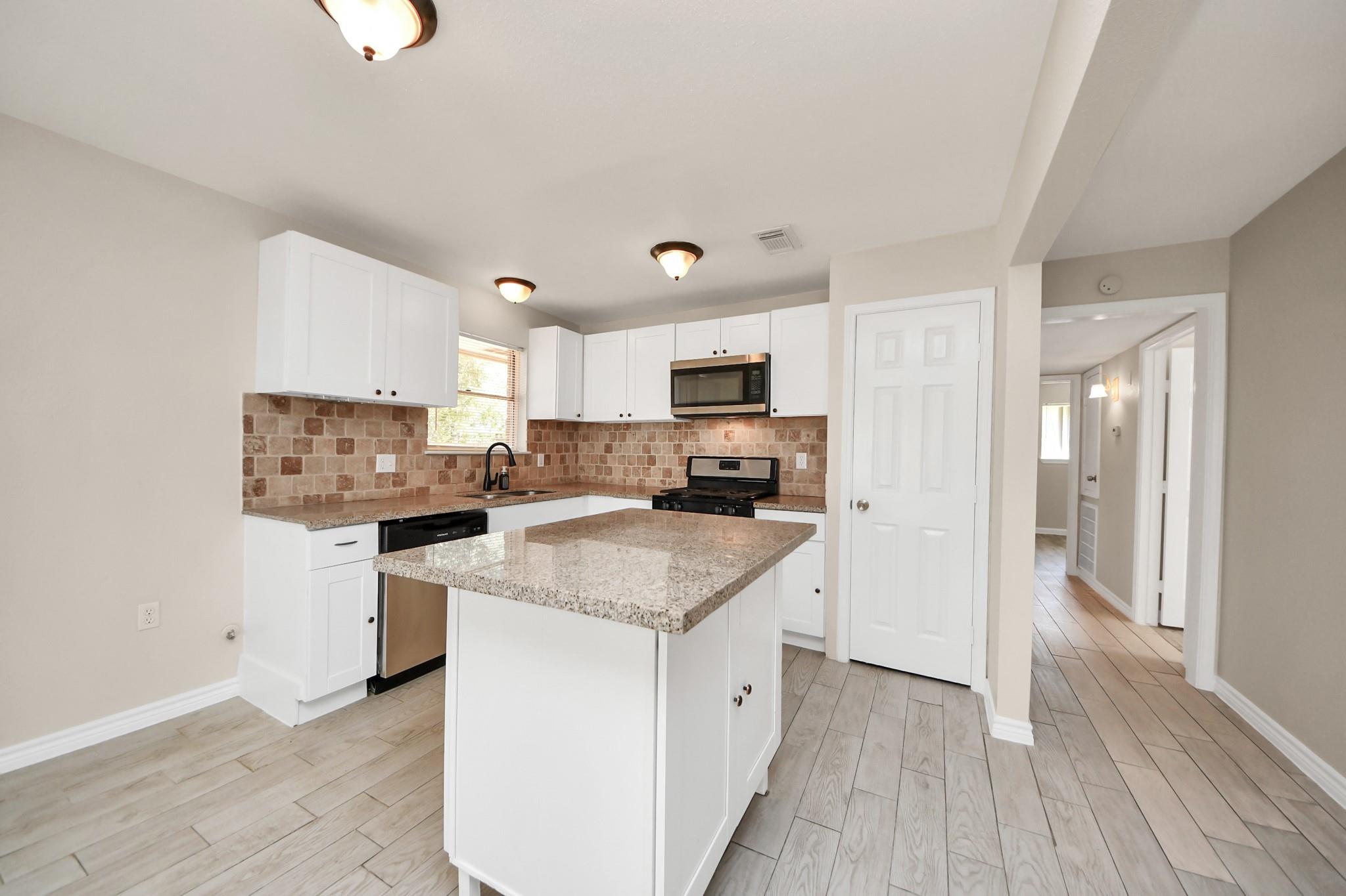 11915 Binghampton Drive Property Photo 11