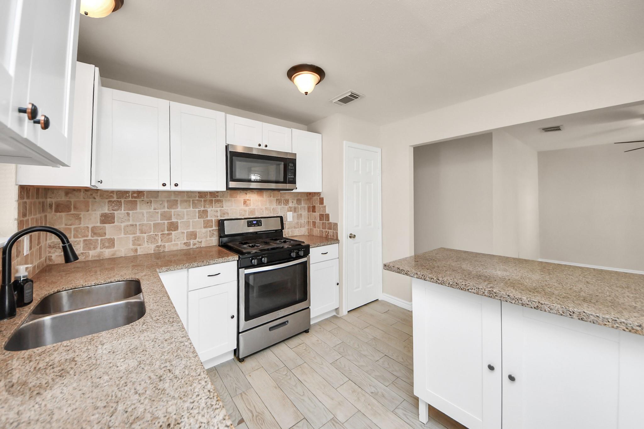 11915 Binghampton Drive Property Photo 13
