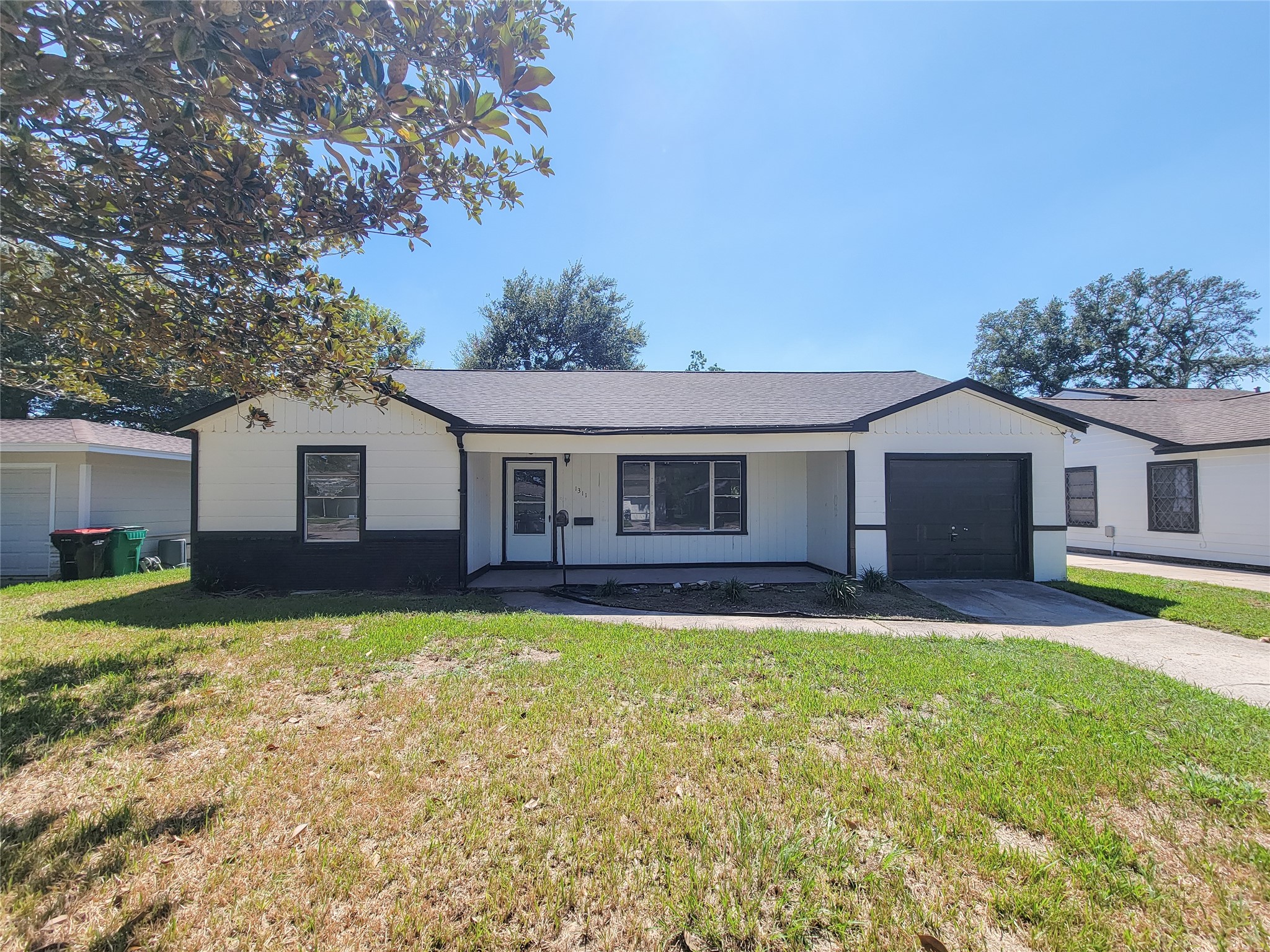 1311 Jefferson Property Photo 2