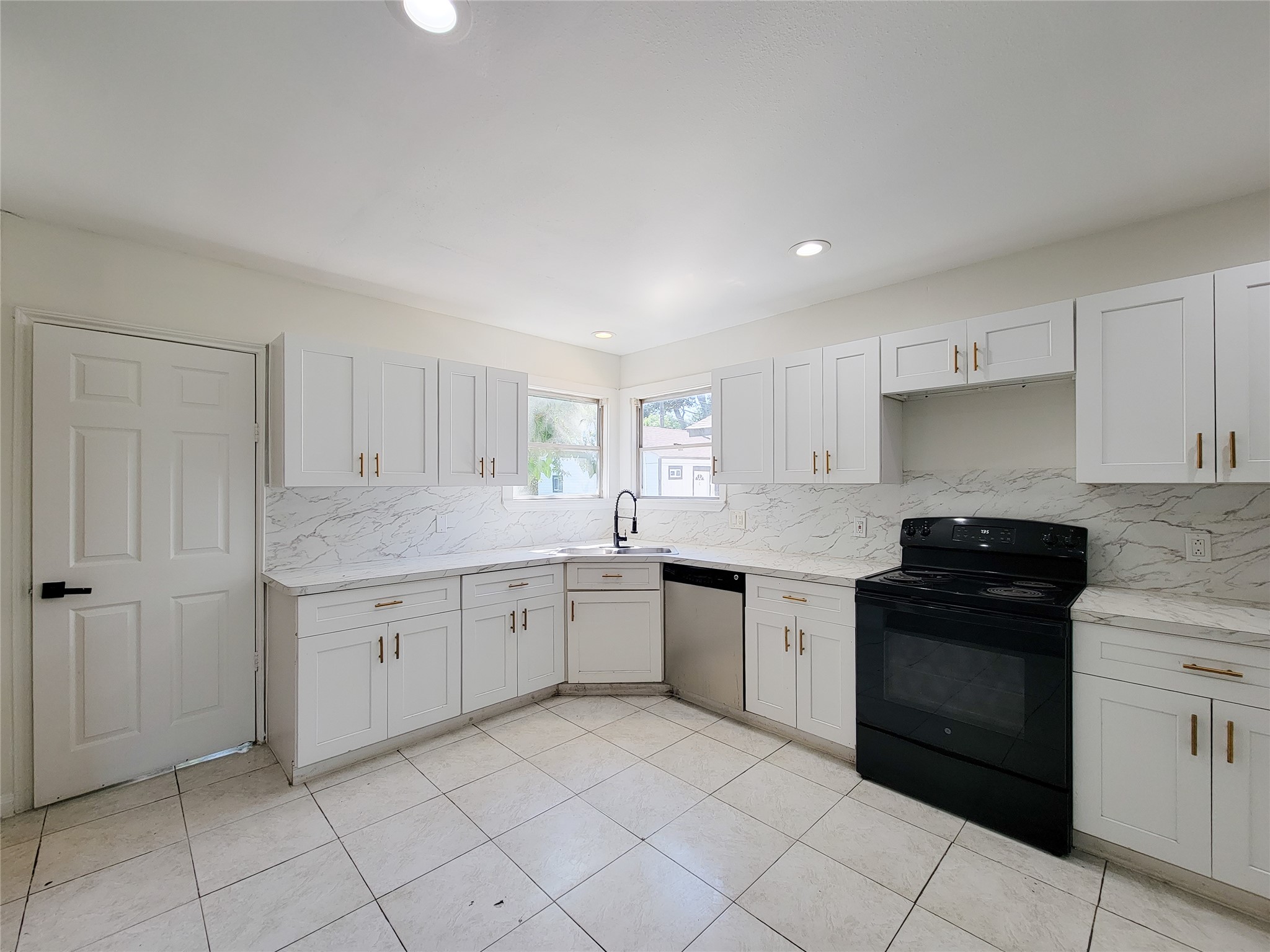 1311 Jefferson Property Photo 12