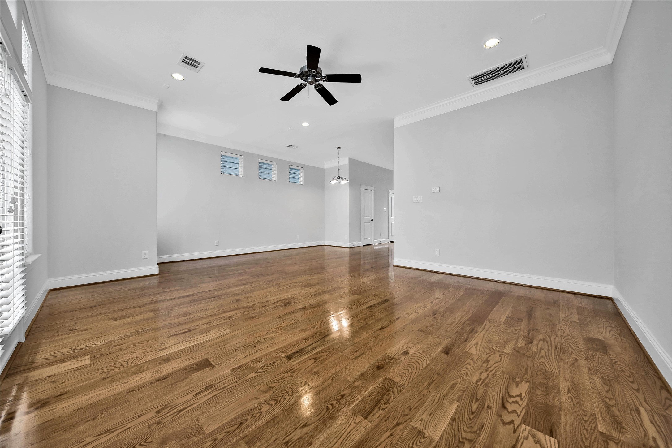 626 E 28th Street Property Photo 13