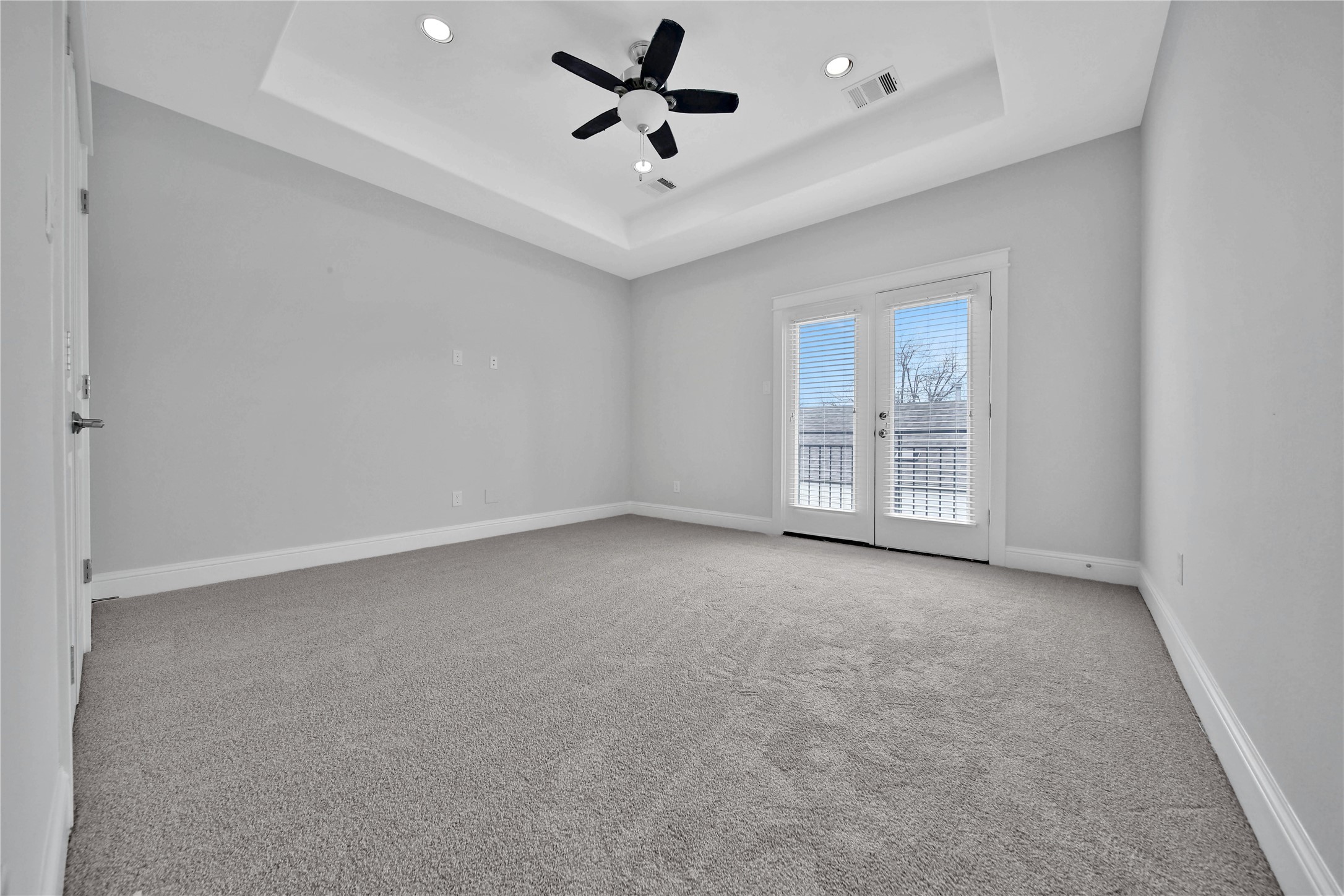 626 E 28th Street Property Photo 17
