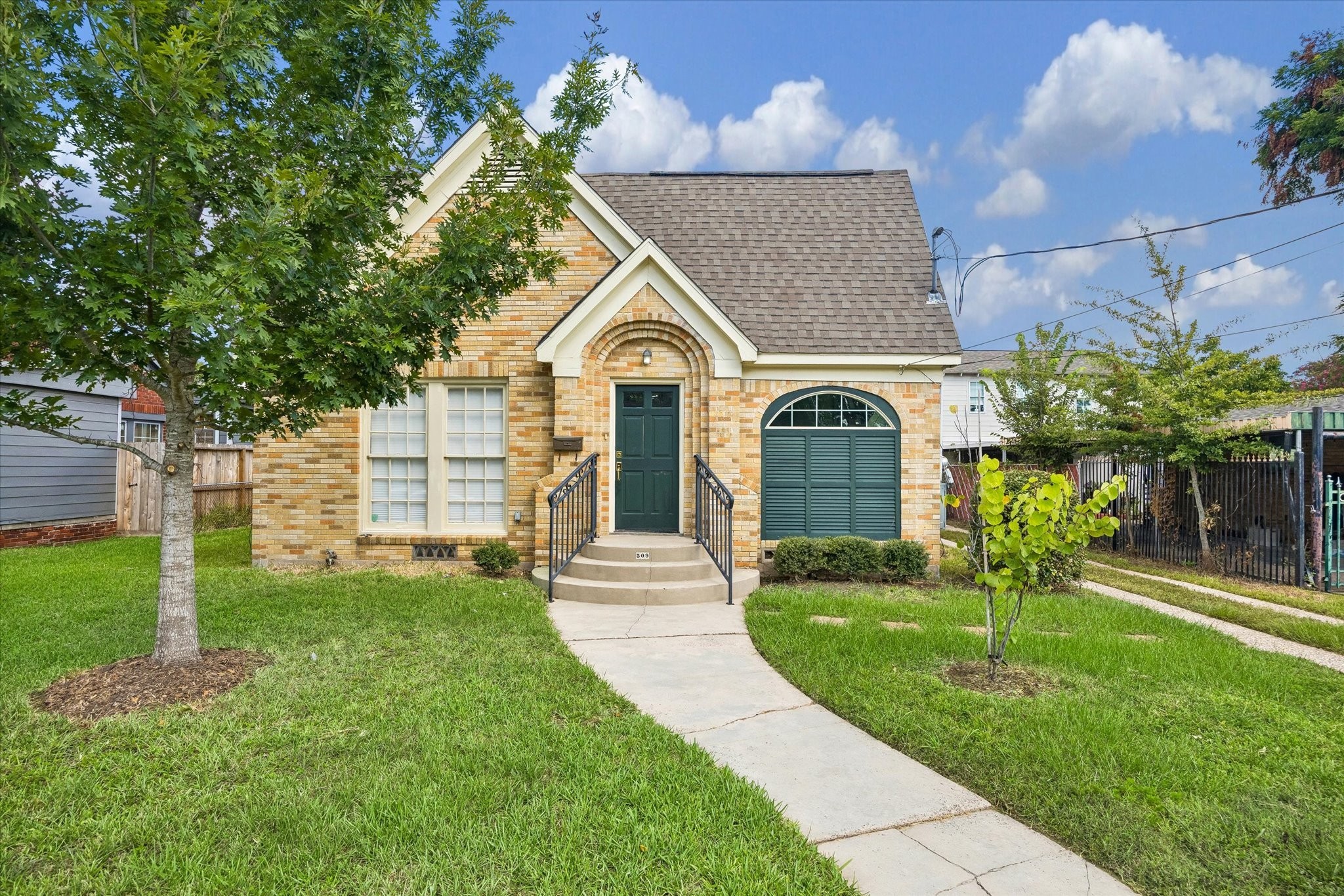 509 Gale Street Property Photo 1