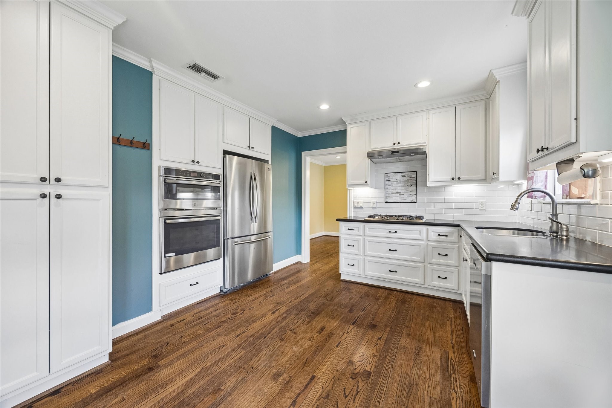 509 Gale Street Property Photo 12