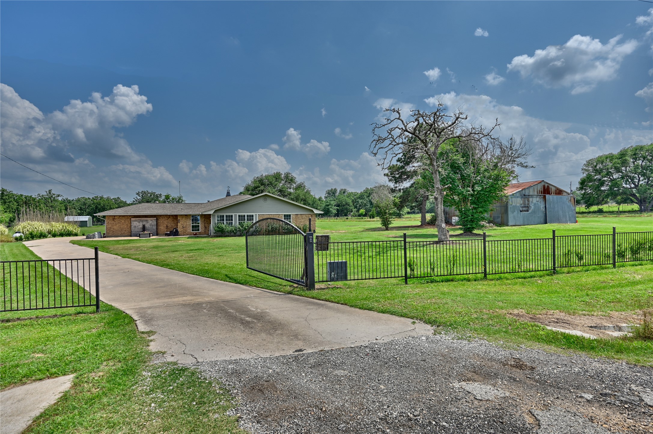 2758 Fm 1361 Property Photo 1