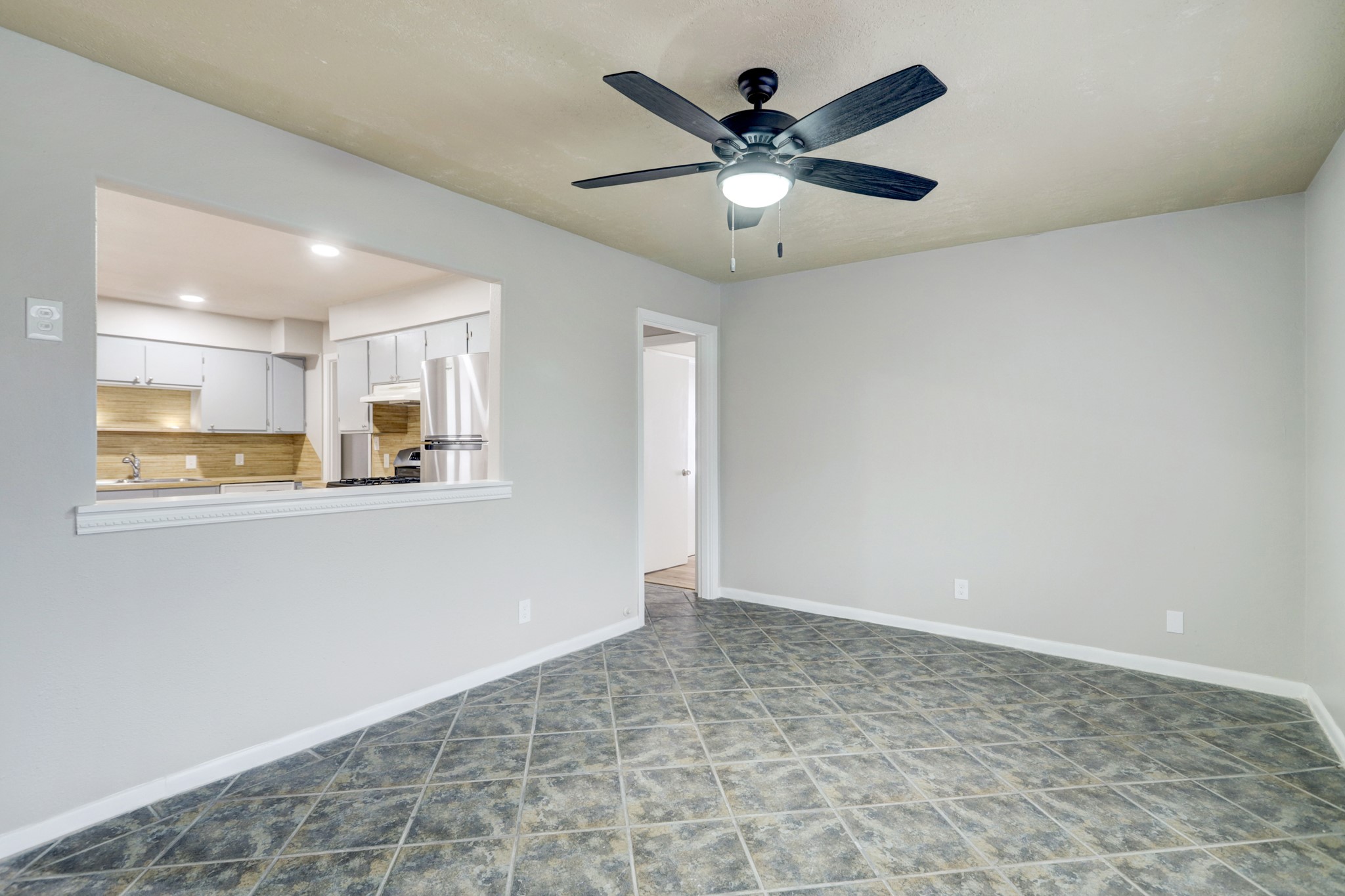 2100 Ontario Street Property Photo 3