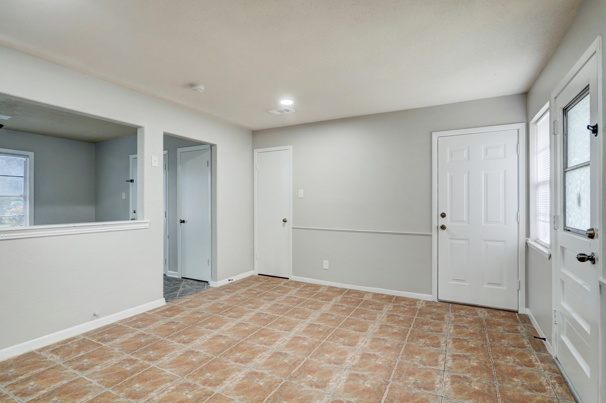 2100 Ontario Street Property Photo 5