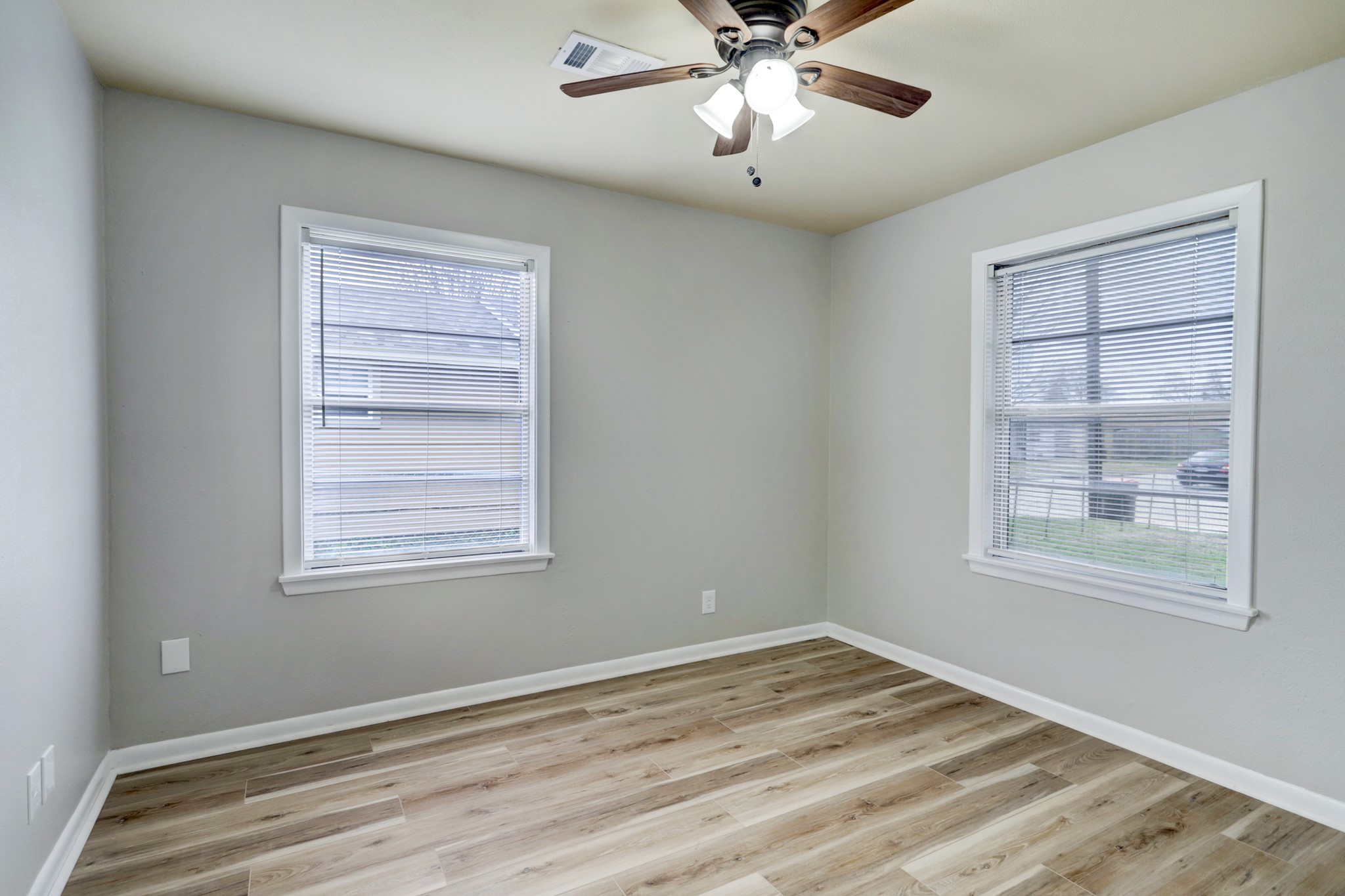 2100 Ontario Street Property Photo 6