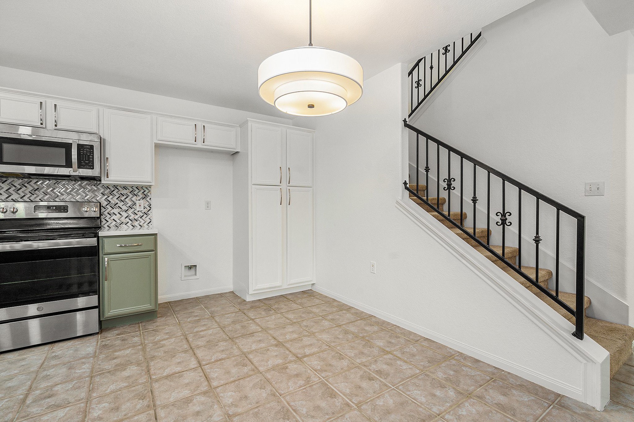 211 Hunt Road 211 Property Photo 6