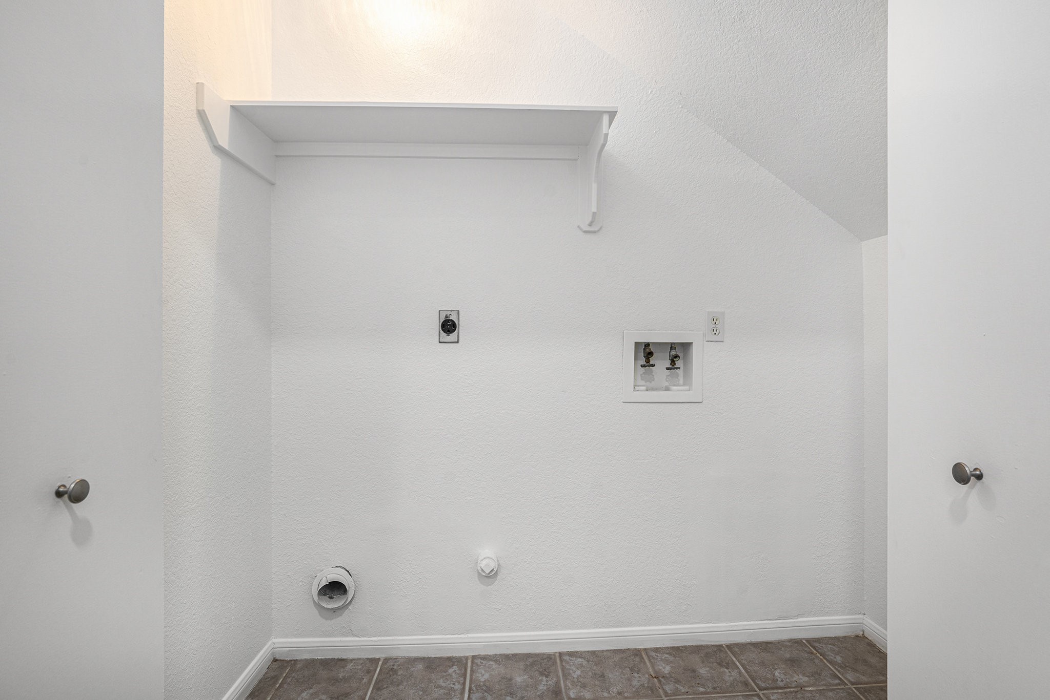 211 Hunt Road 211 Property Photo 15