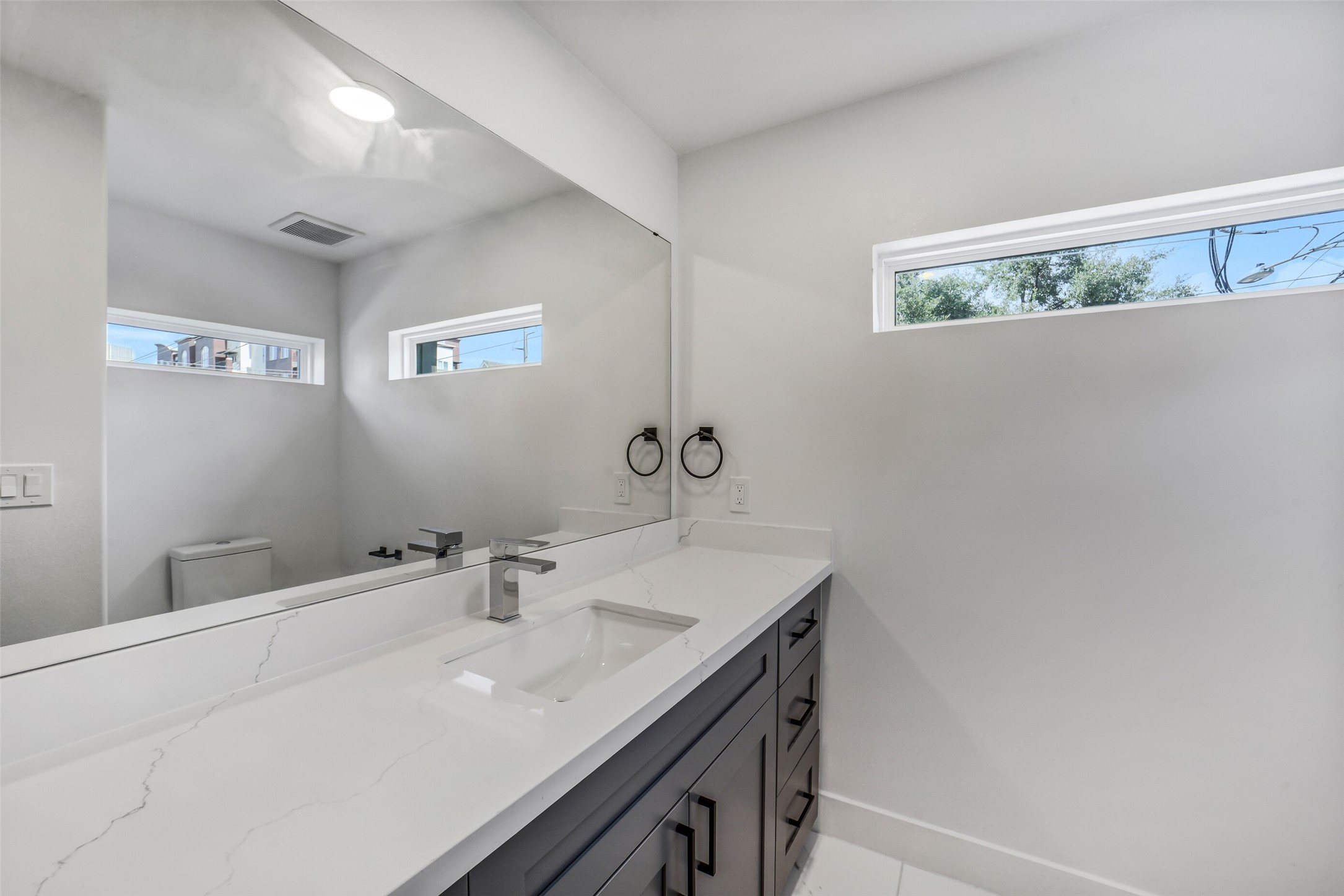 225 Willard Street Property Photo 19