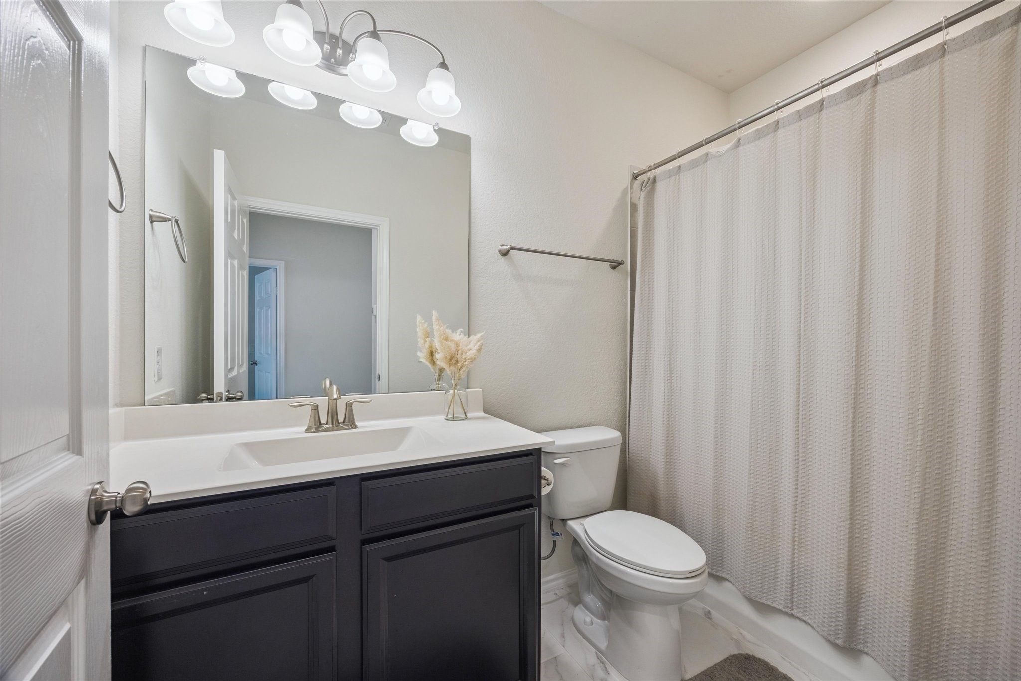 1817 Agoura Hills Dr Property Photo 13
