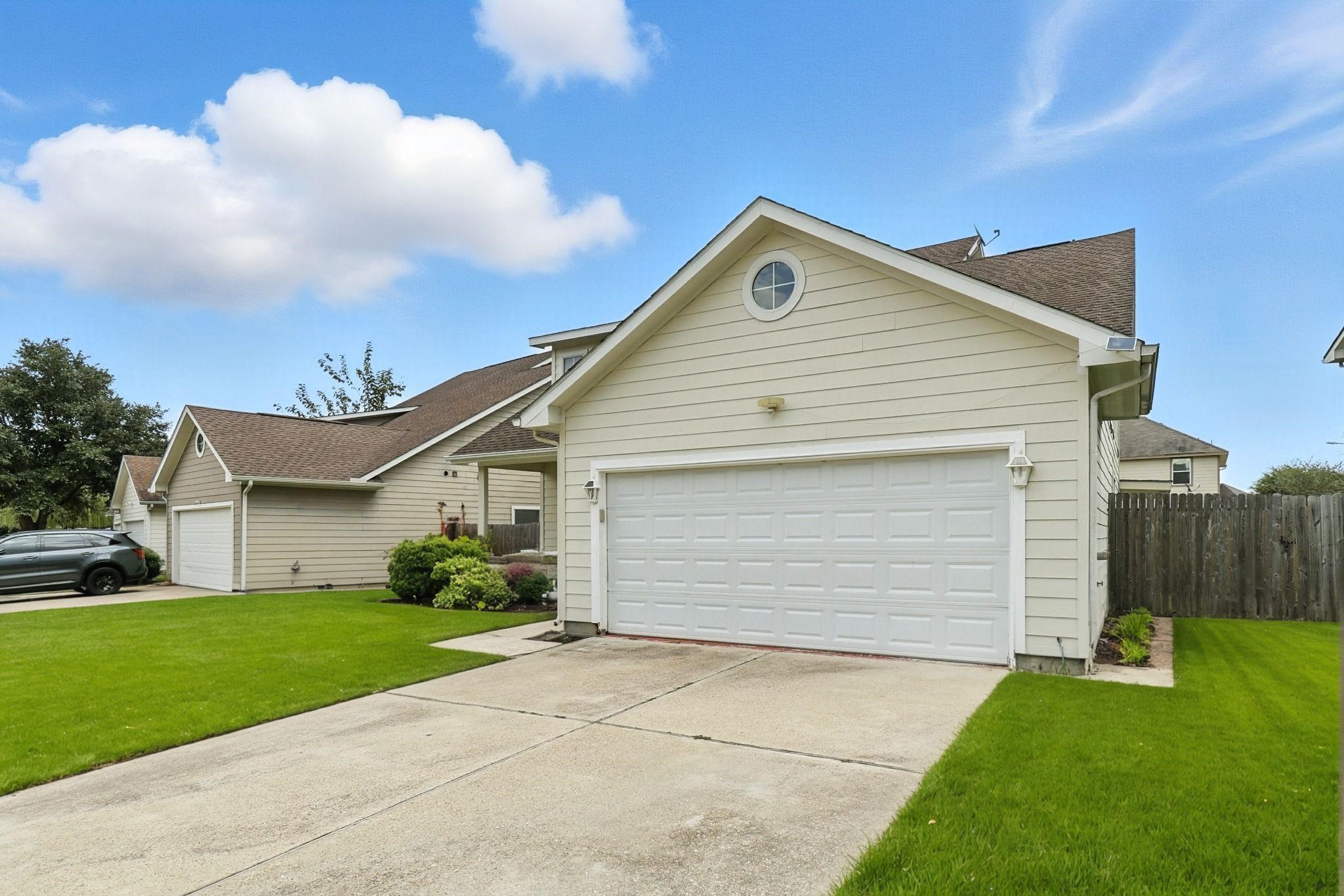 10123 Sweet Olive Way Property Photo 2