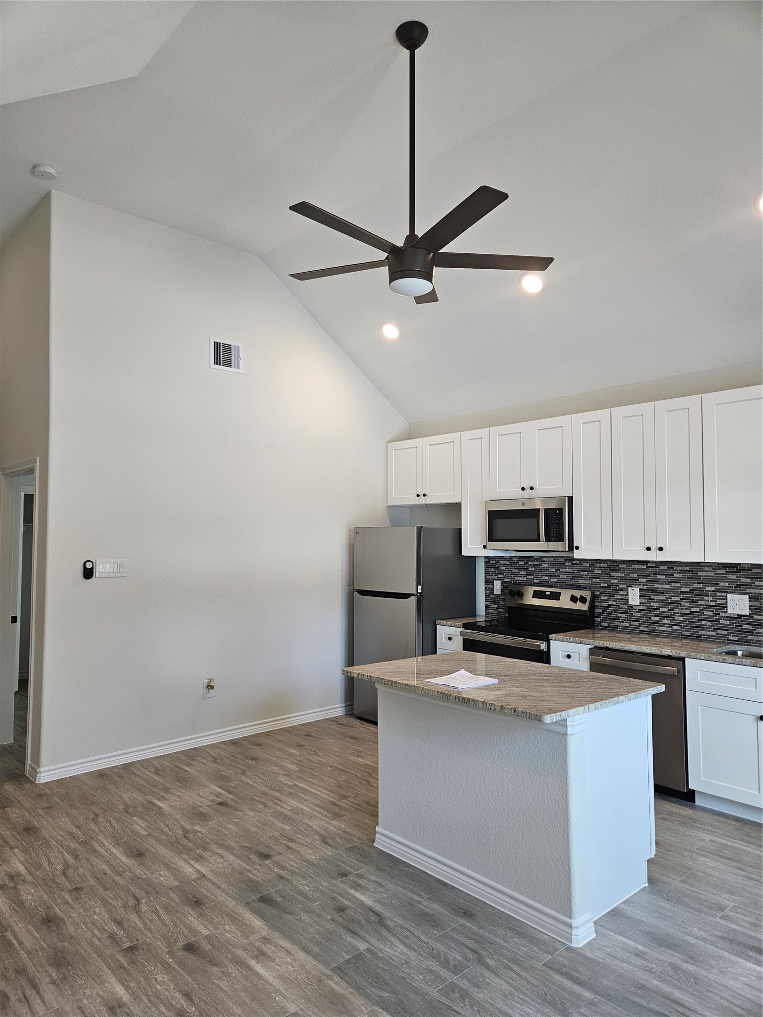 10090 Calendar Street Property Photo 4