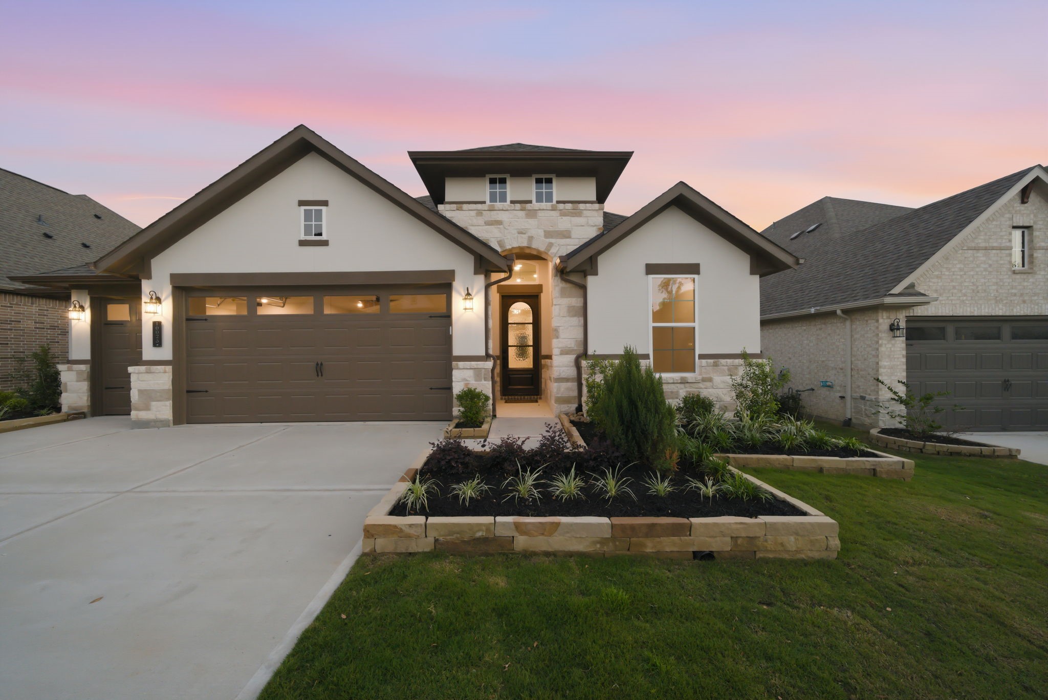 10025 Larkin Cove Property Photo 1