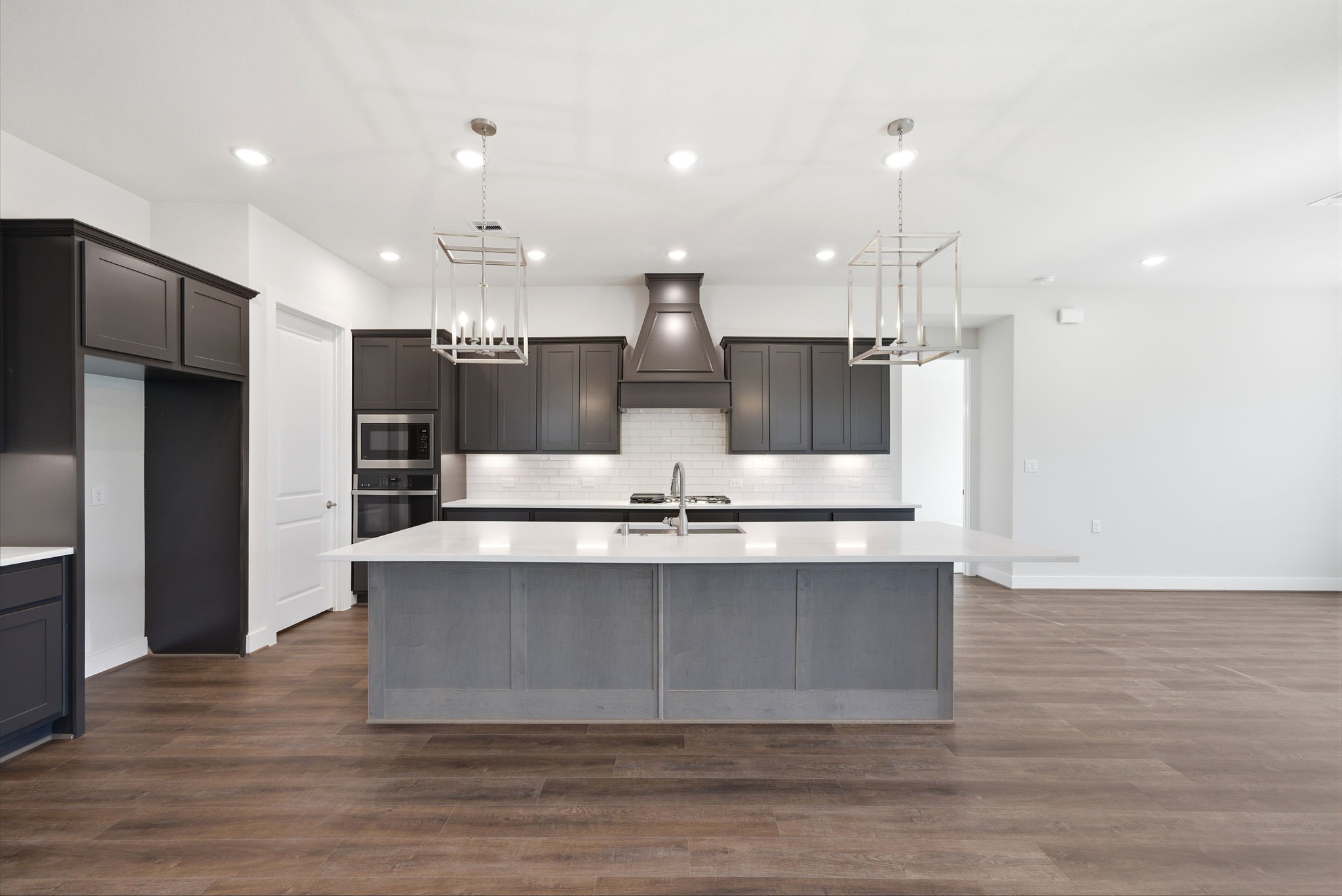 10025 Larkin Cove Property Photo 6