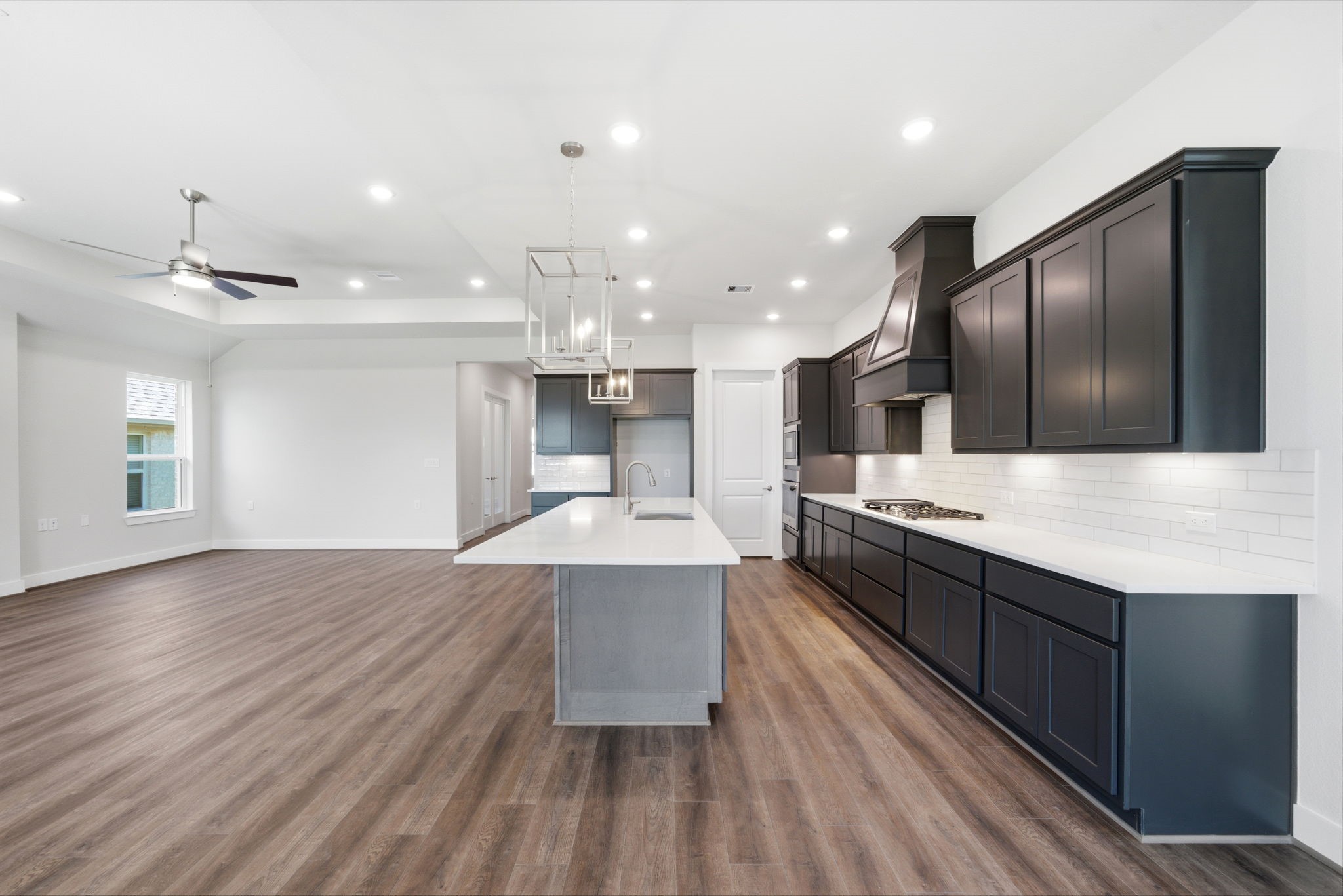 10025 Larkin Cove Property Photo 8