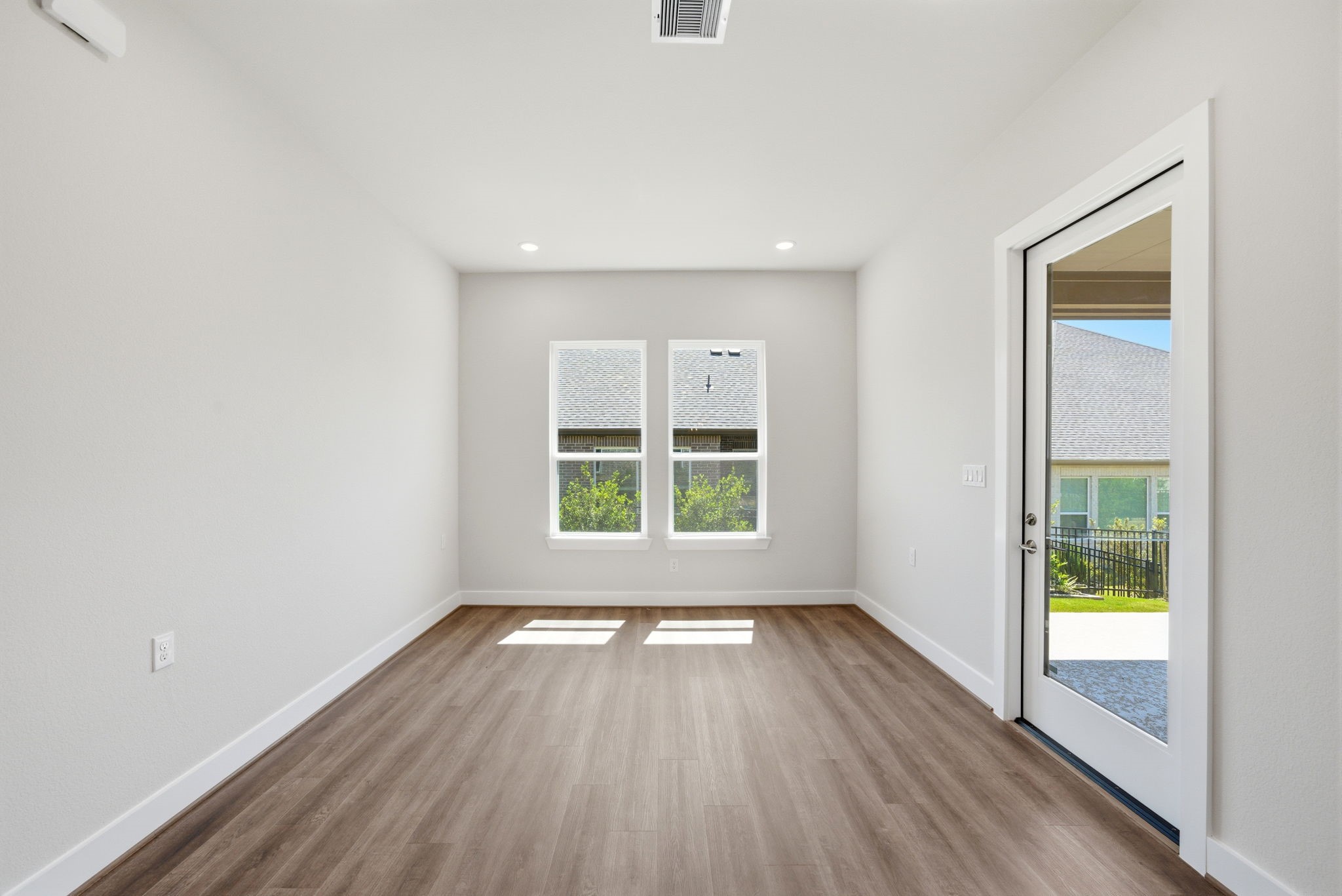 10025 Larkin Cove Property Photo 11