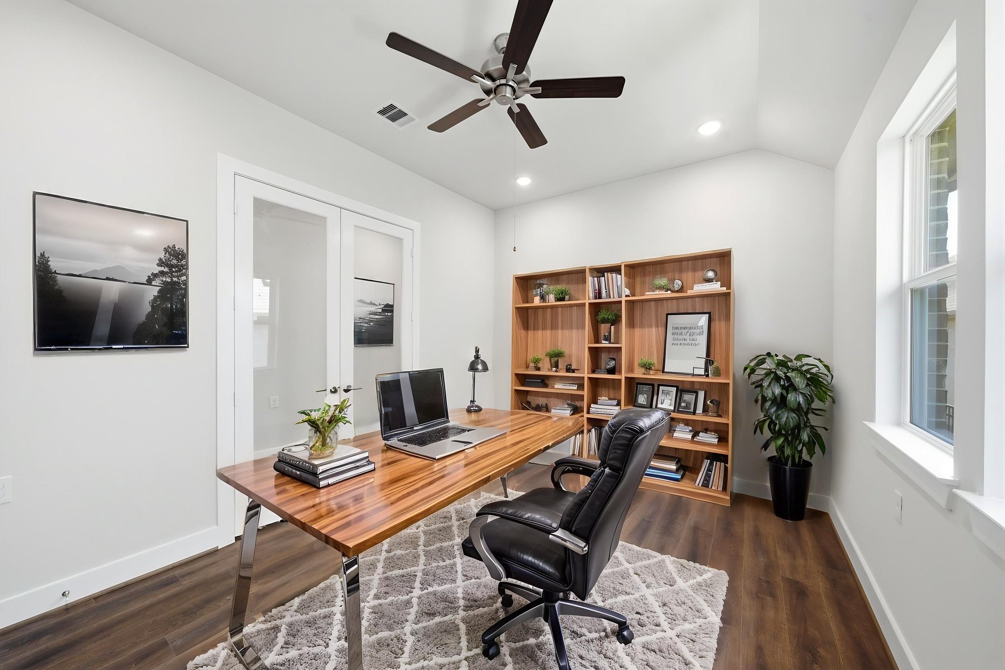 10025 Larkin Cove Property Photo 15