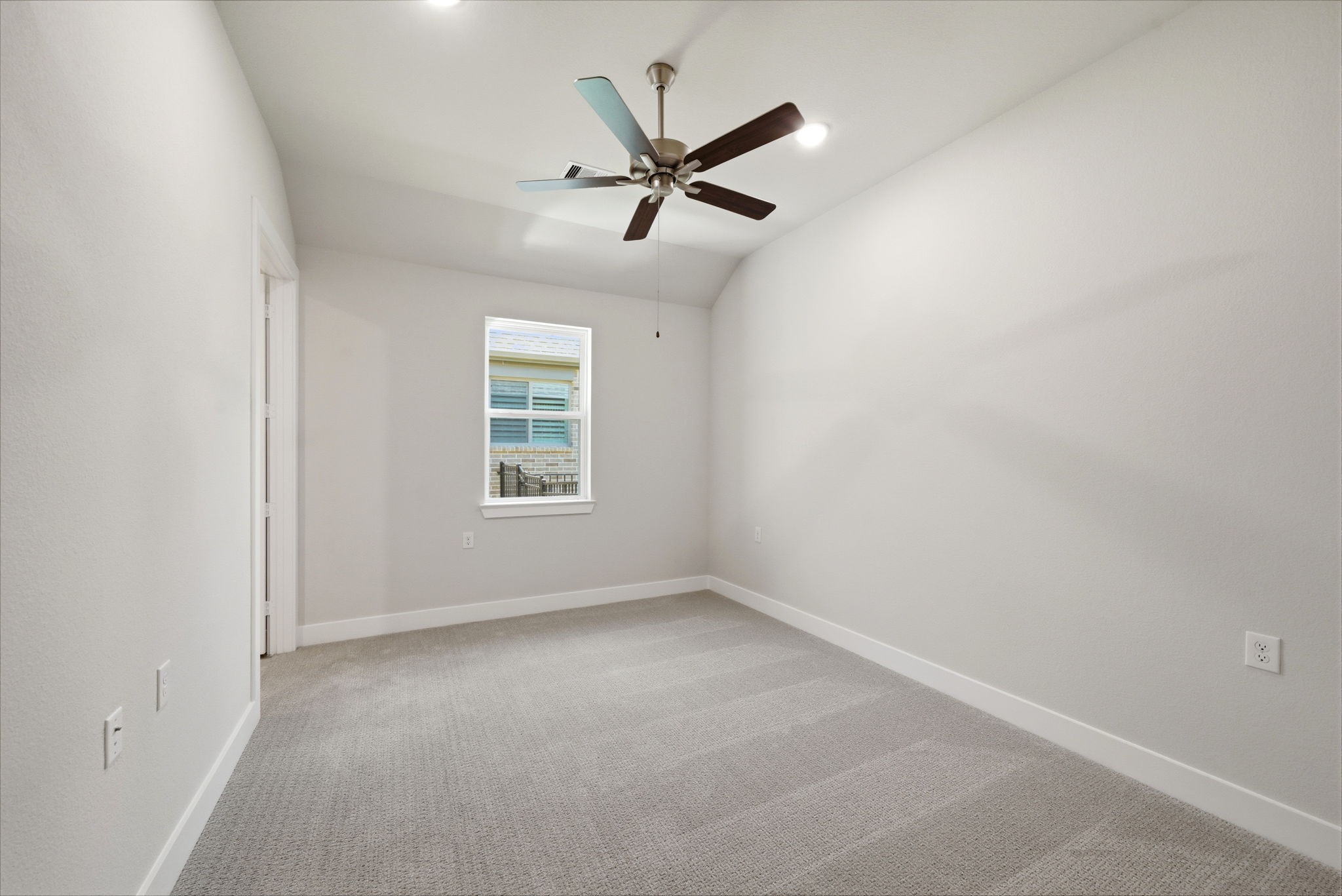 10025 Larkin Cove Property Photo 18