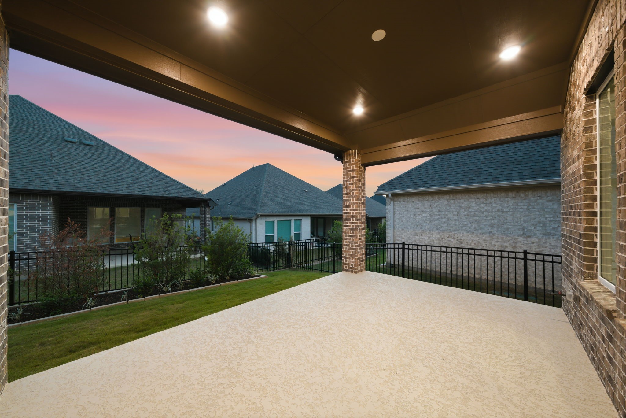 10025 Larkin Cove Property Photo 39