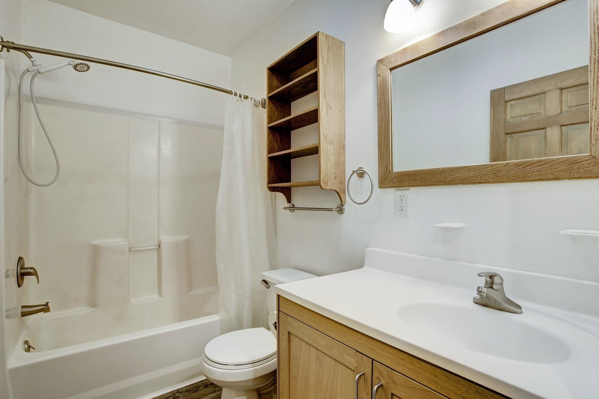 5250 Eigel Street Property Photo 7