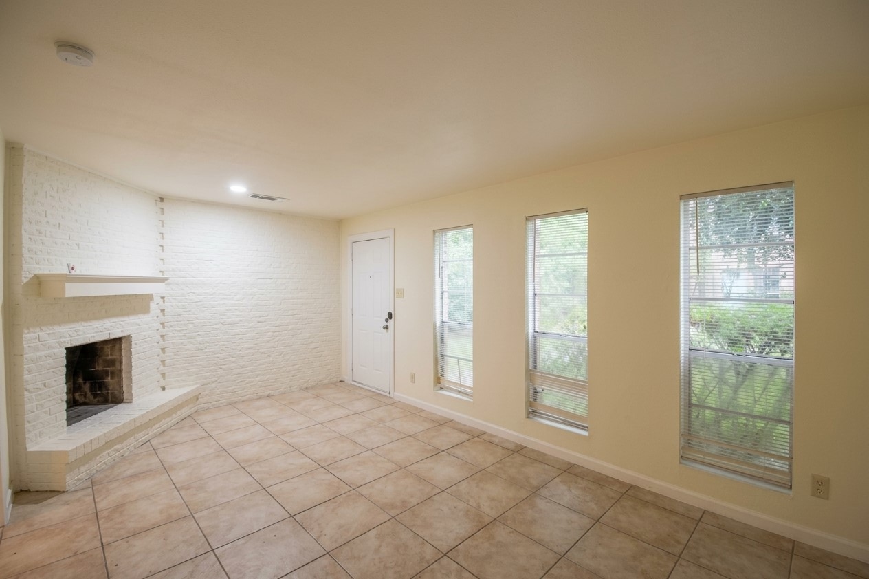 427 Sunset Drive 7 Property Photo 2