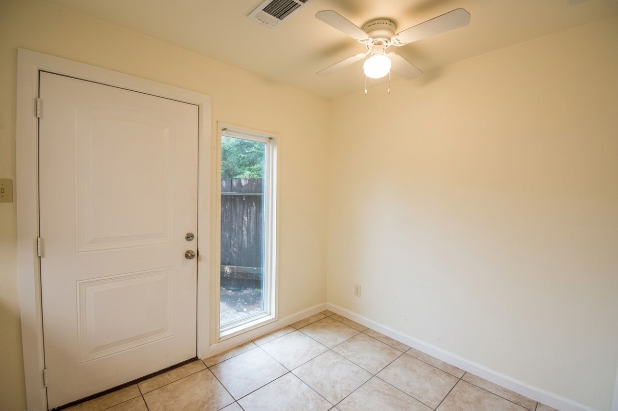 427 Sunset Drive 7 Property Photo 5
