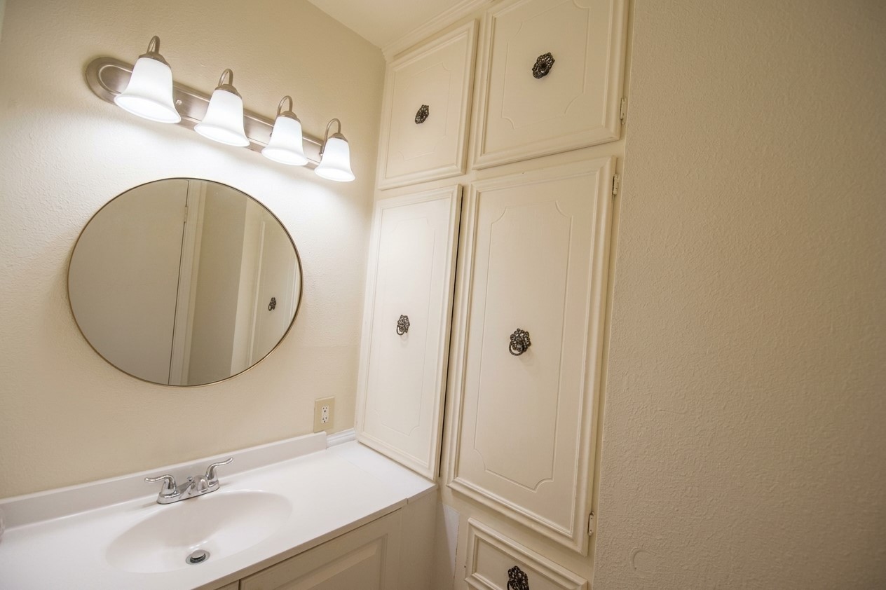 427 Sunset Drive 7 Property Photo 10