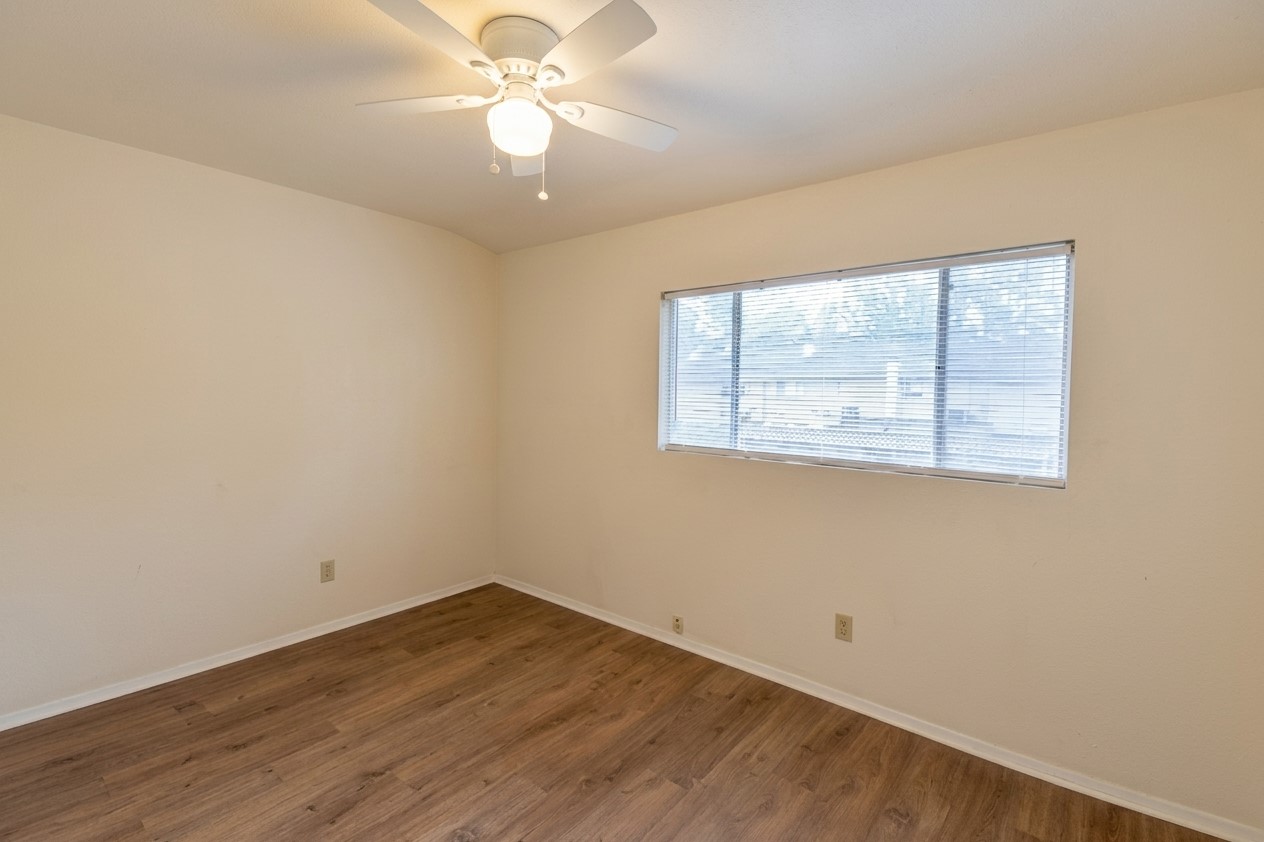 427 Sunset Drive 7 Property Photo 12