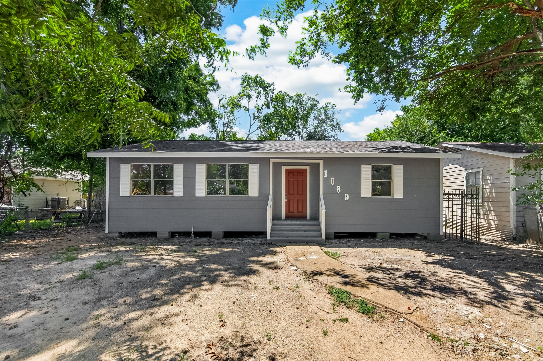 1089 Conklin Street Property Photo 1