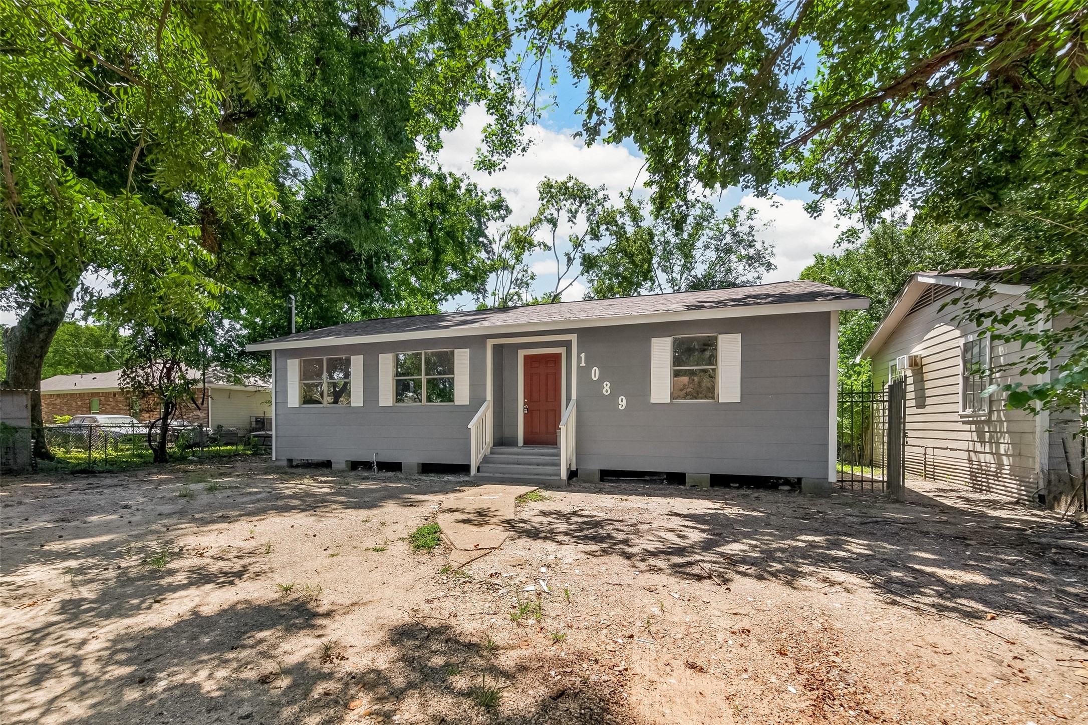 1089 Conklin Street Property Photo 3